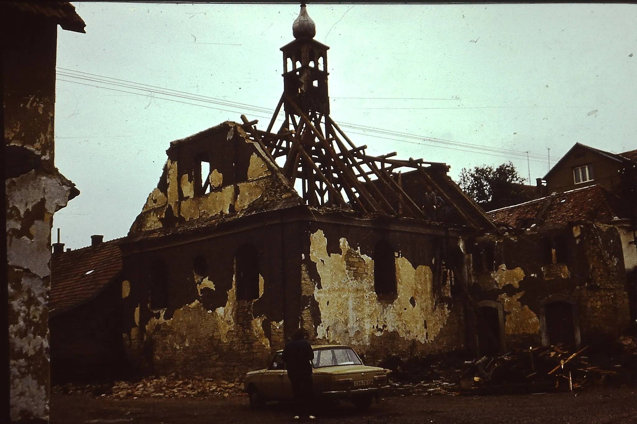 Photo showing: bouraní židovské synagogy