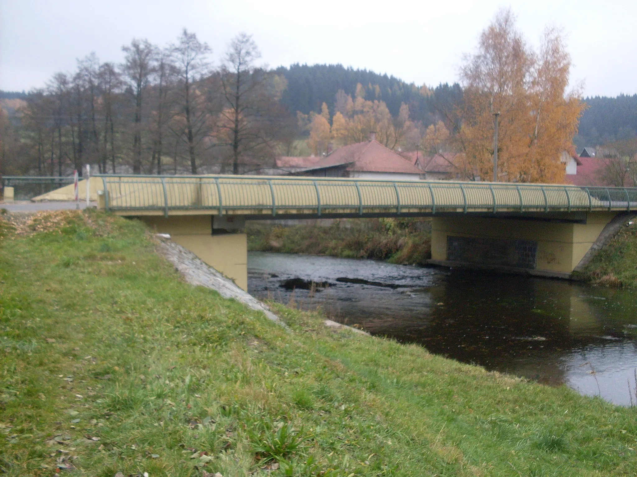 Photo showing: The new bridge in Bojanov, built in 1998