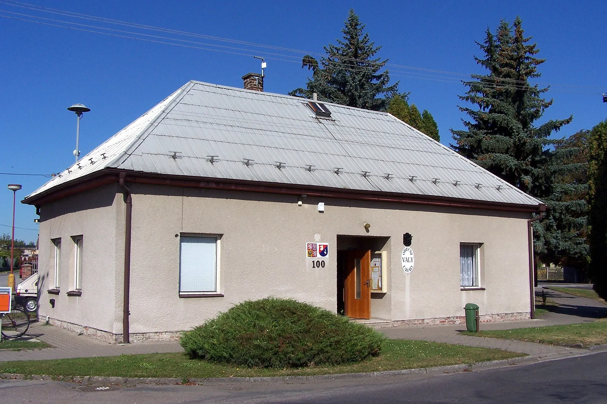 Photo showing: Valy nad Labem - Obecní úřad. Veselská ulice.