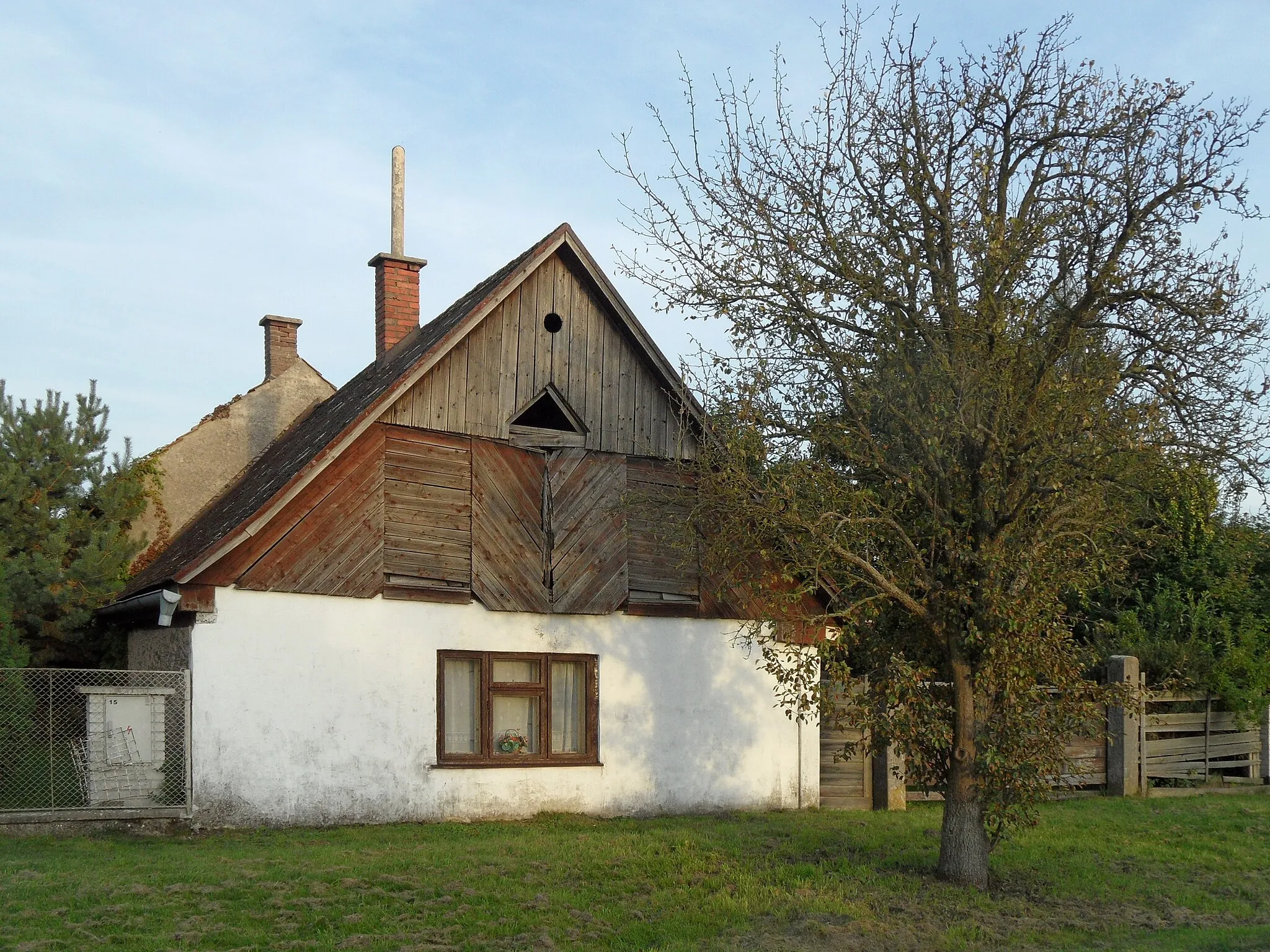 Photo showing: Tetov A. Country House, Pardubice, the Czech Republic.