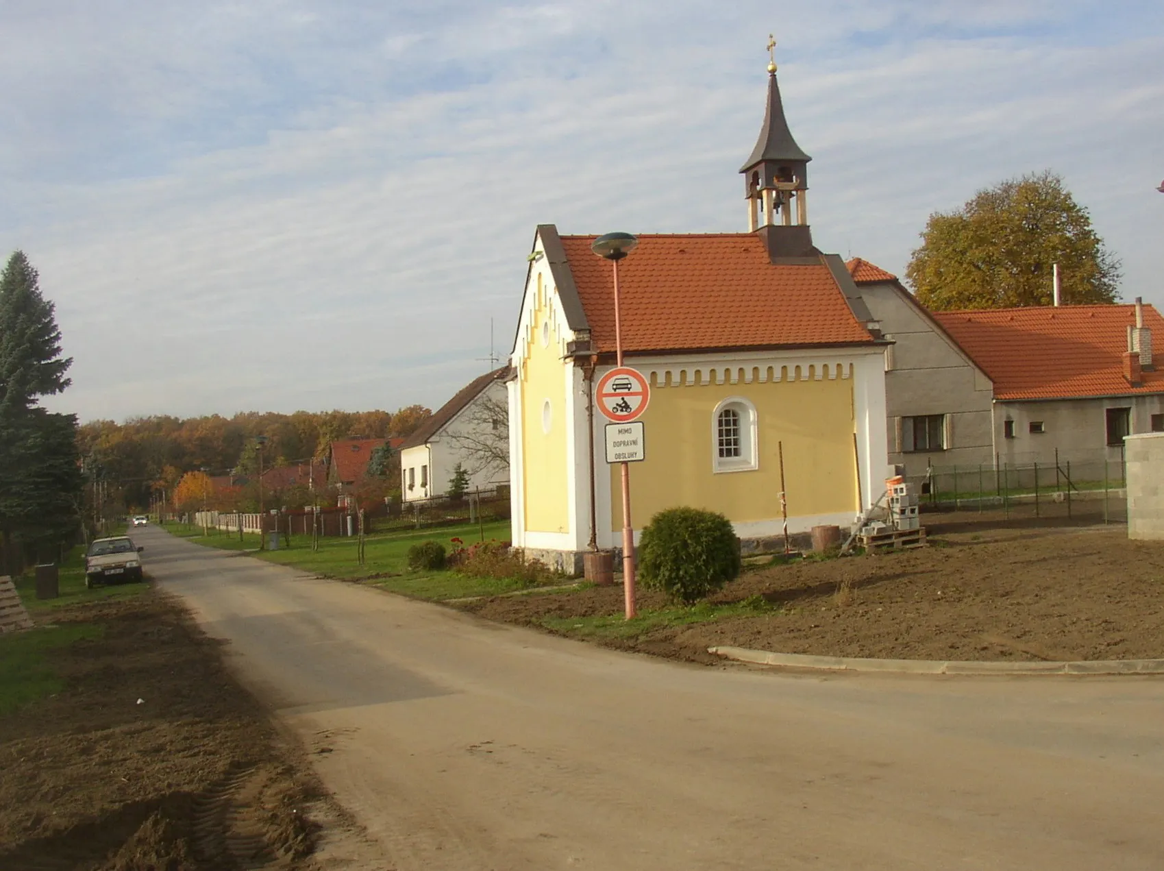 Photo showing: Main street in Spojil, Pardubice District, Czech Republic. A view towards southwest.