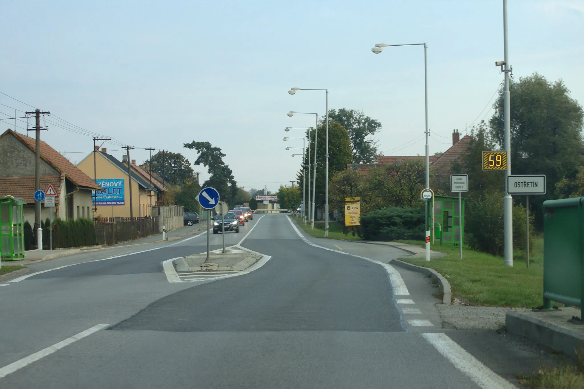 Photo showing: Main road in the village of Ostřetín, CZ