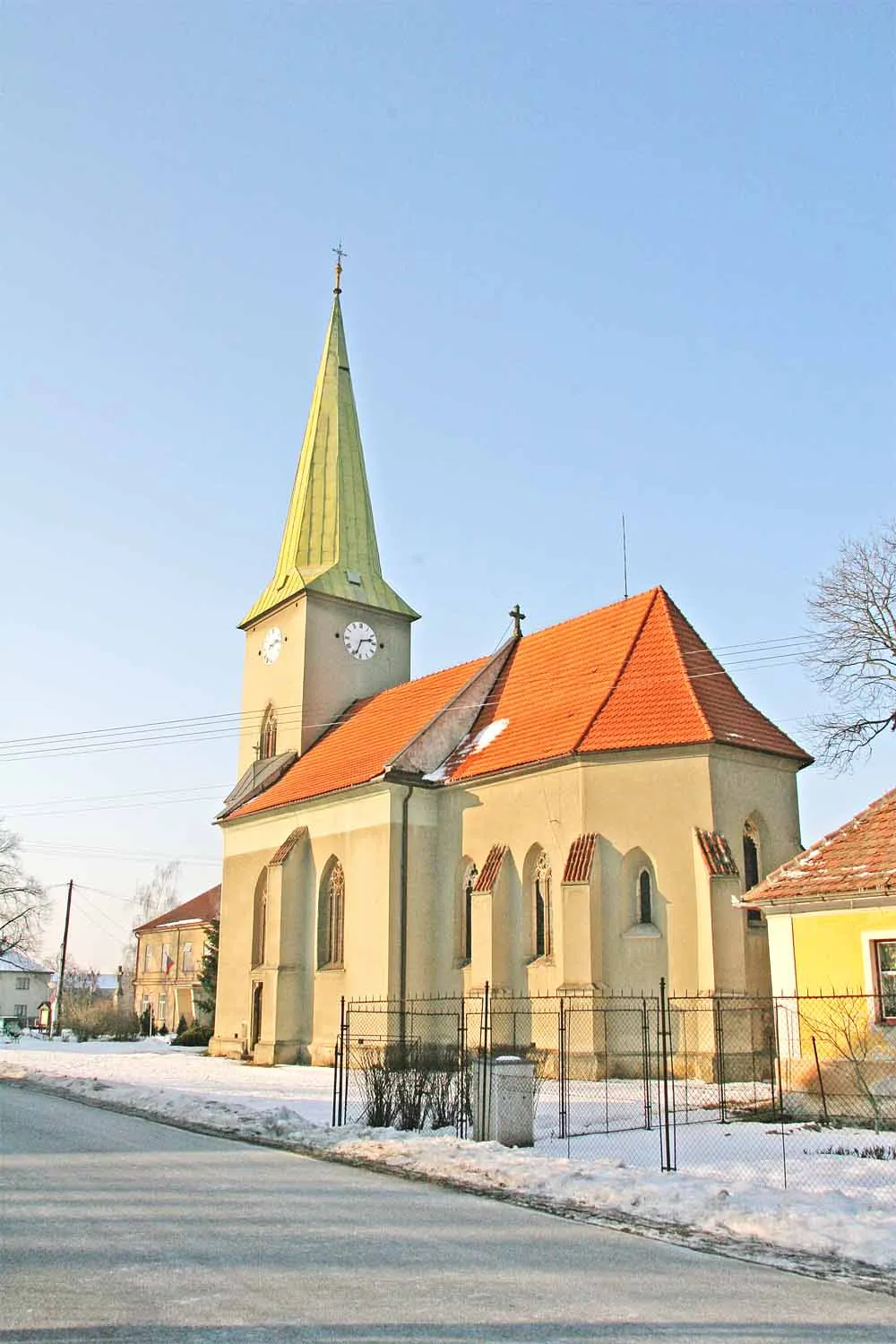Photo showing: St Bartholomew church in Kunětice, Pardubice District, Czech Republic)