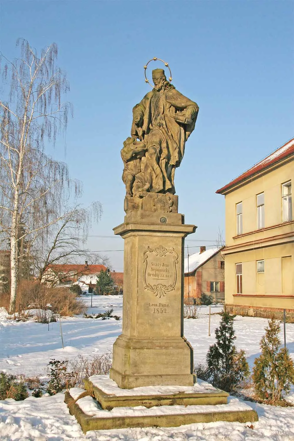 Photo showing: Statue of St John Nepomucene in Kunětice, Pardubice District, Czech Republic