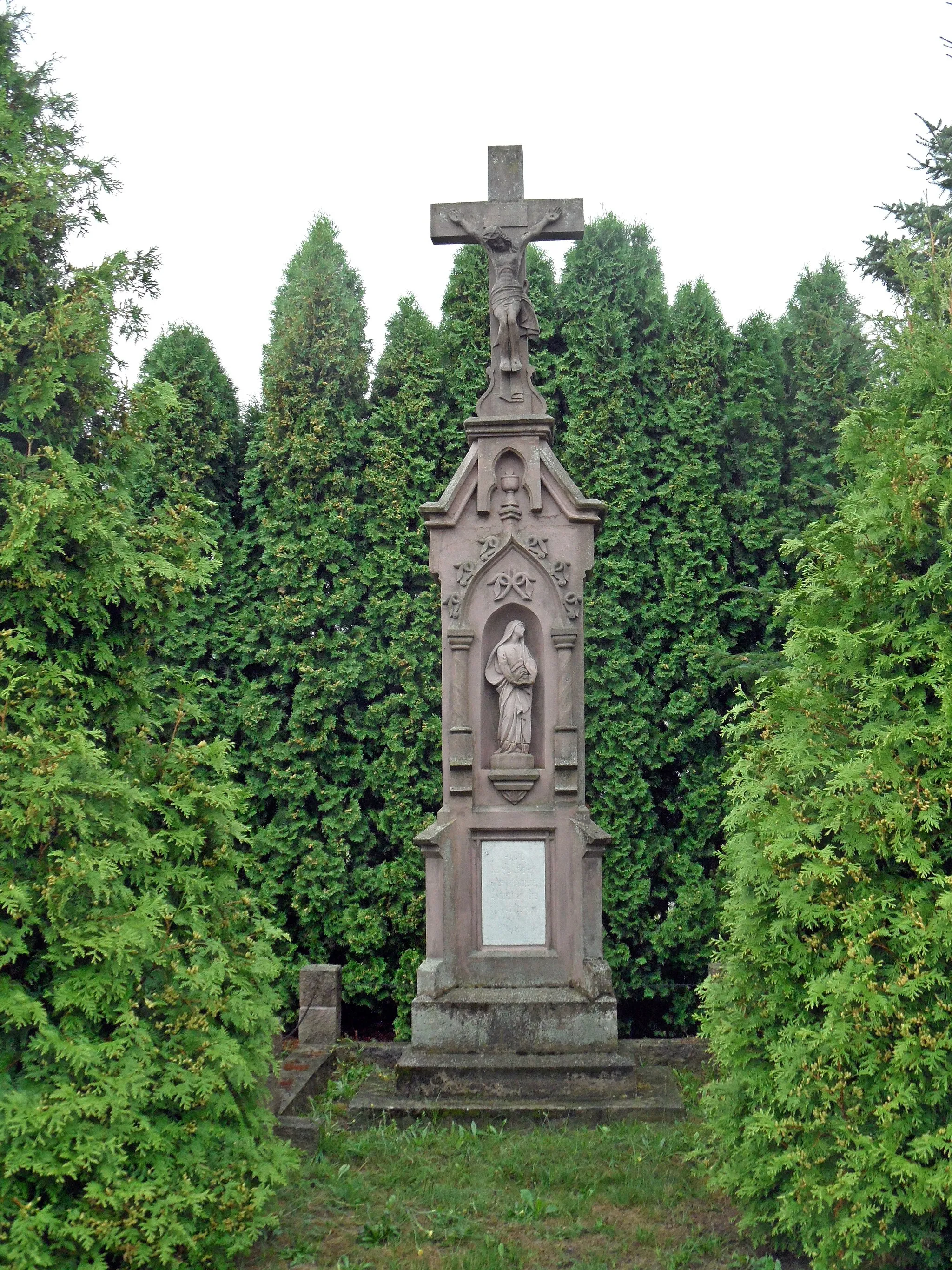 Photo showing: Chvojenec M. Crucifix. Pardubice District, the Czech Republic.