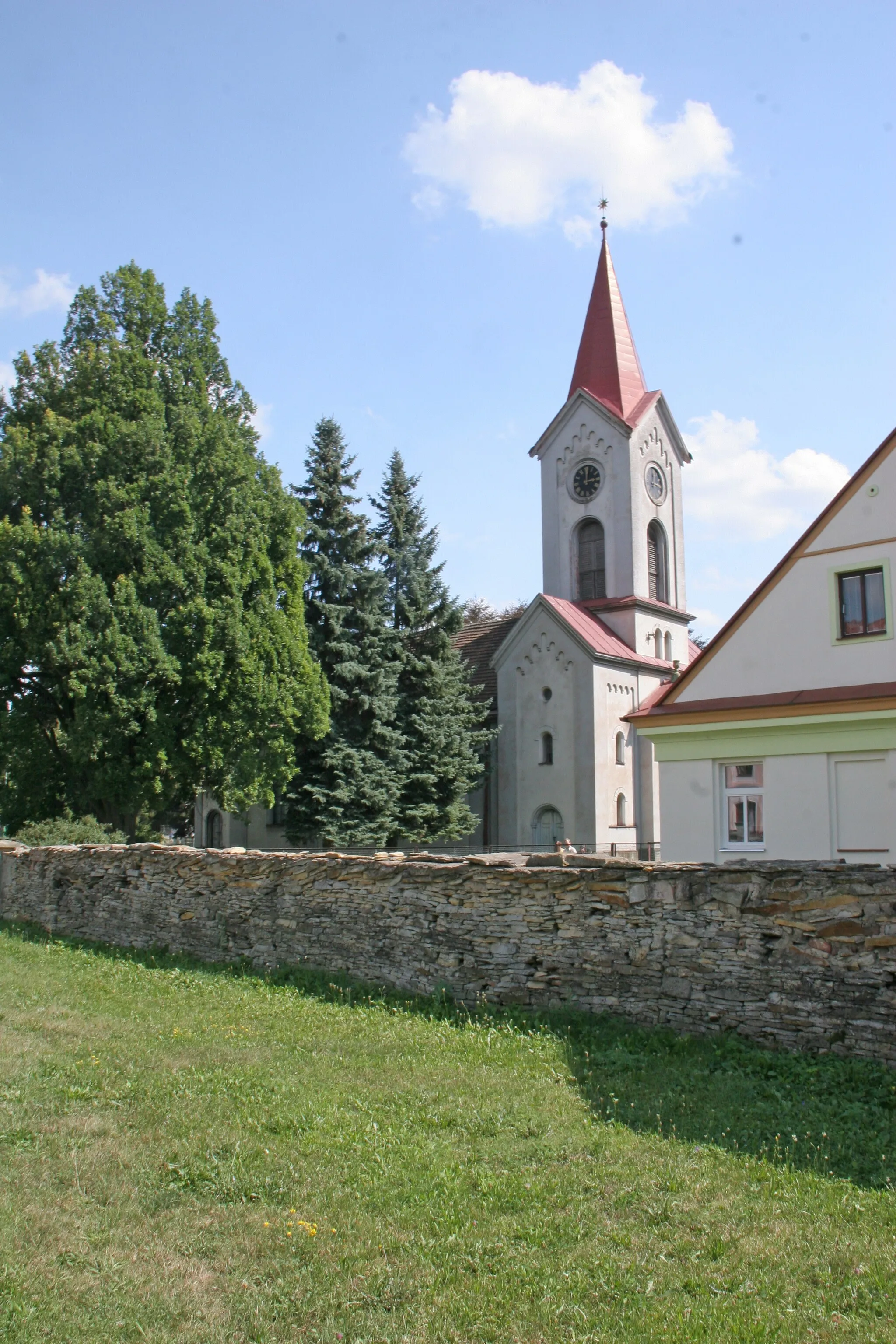 Photo showing: Černilov nový evangelický kostel
Camera location 50° 15′ 46″ N, 15° 55′ 21.16″ E View this and other nearby images on: OpenStreetMap 50.262778;   15.922545

This file was created as a part of the photographic program of Wikimedia Czech Republic. Project: Foto českých obcí The program supports Wikimedia Commons photographers in the Czech Republic.