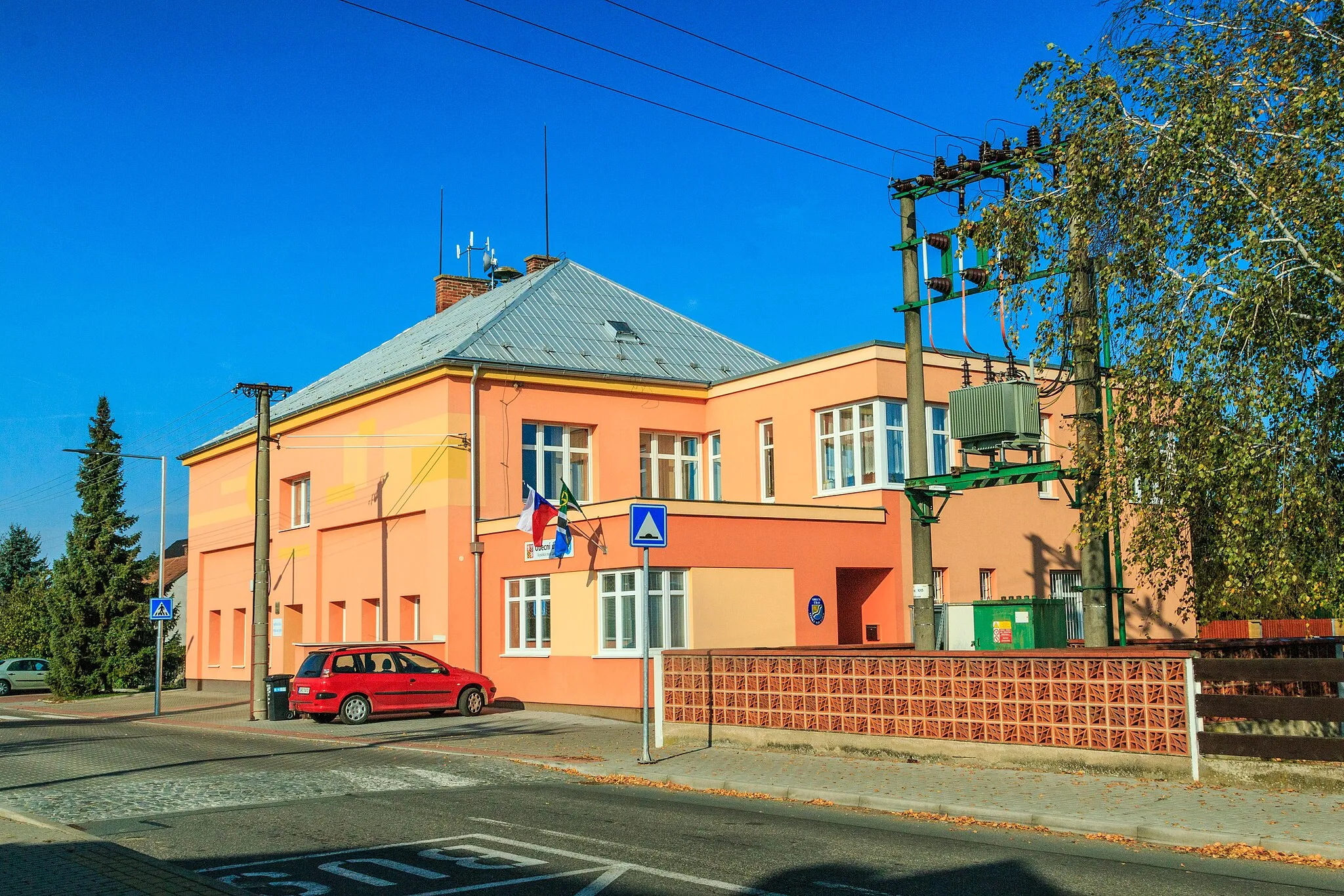 Photo showing: Vysoká nad Labem - obecní úřad