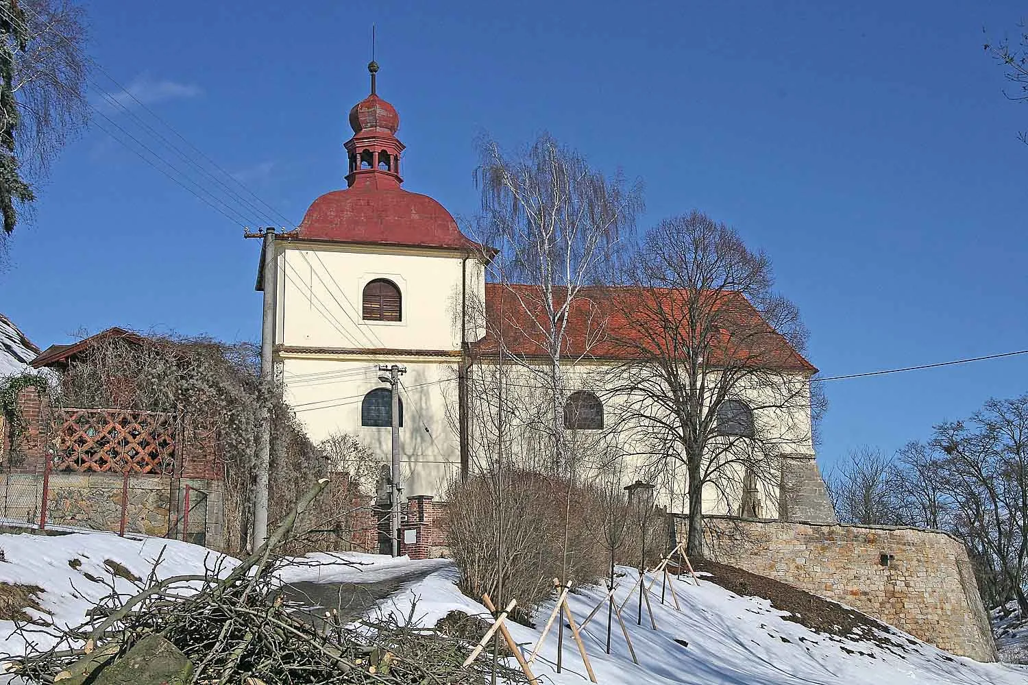 Photo showing: Church of Sain Stanislaus in village Sendražice, district Hradec Králové, Czech Republic
Autor: Prazak

Date: 20. 2. 2006