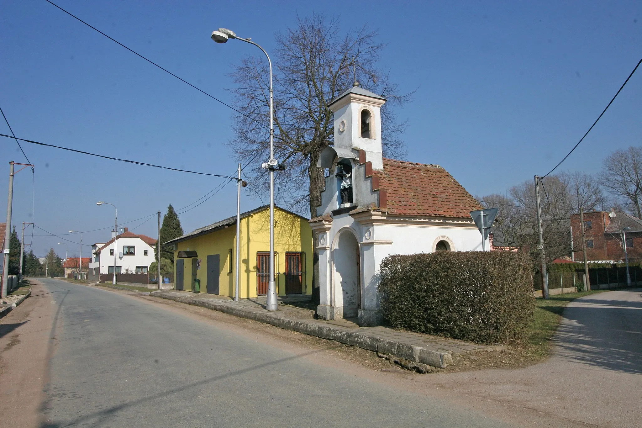 Photo showing: Puchlovice kaplička