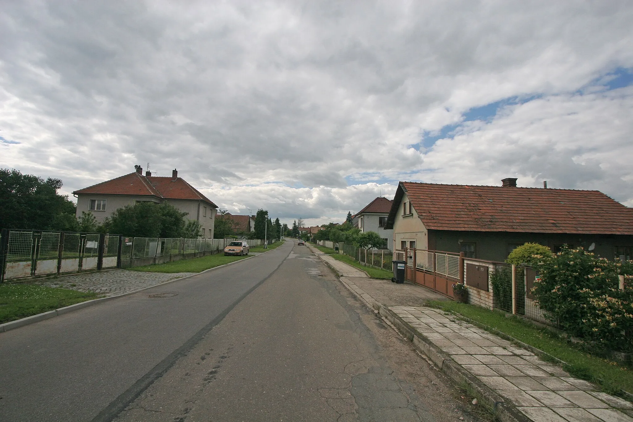 Photo showing: Prasek čp. 73
Camera location 50° 14′ 20.64″ N, 15° 32′ 53.4″ E View this and other nearby images on: OpenStreetMap 50.239066;   15.548168

This file was created as a part of the photographic program of Wikimedia Czech Republic. Project: Foto českých obcí The program supports Wikimedia Commons photographers in the Czech Republic.