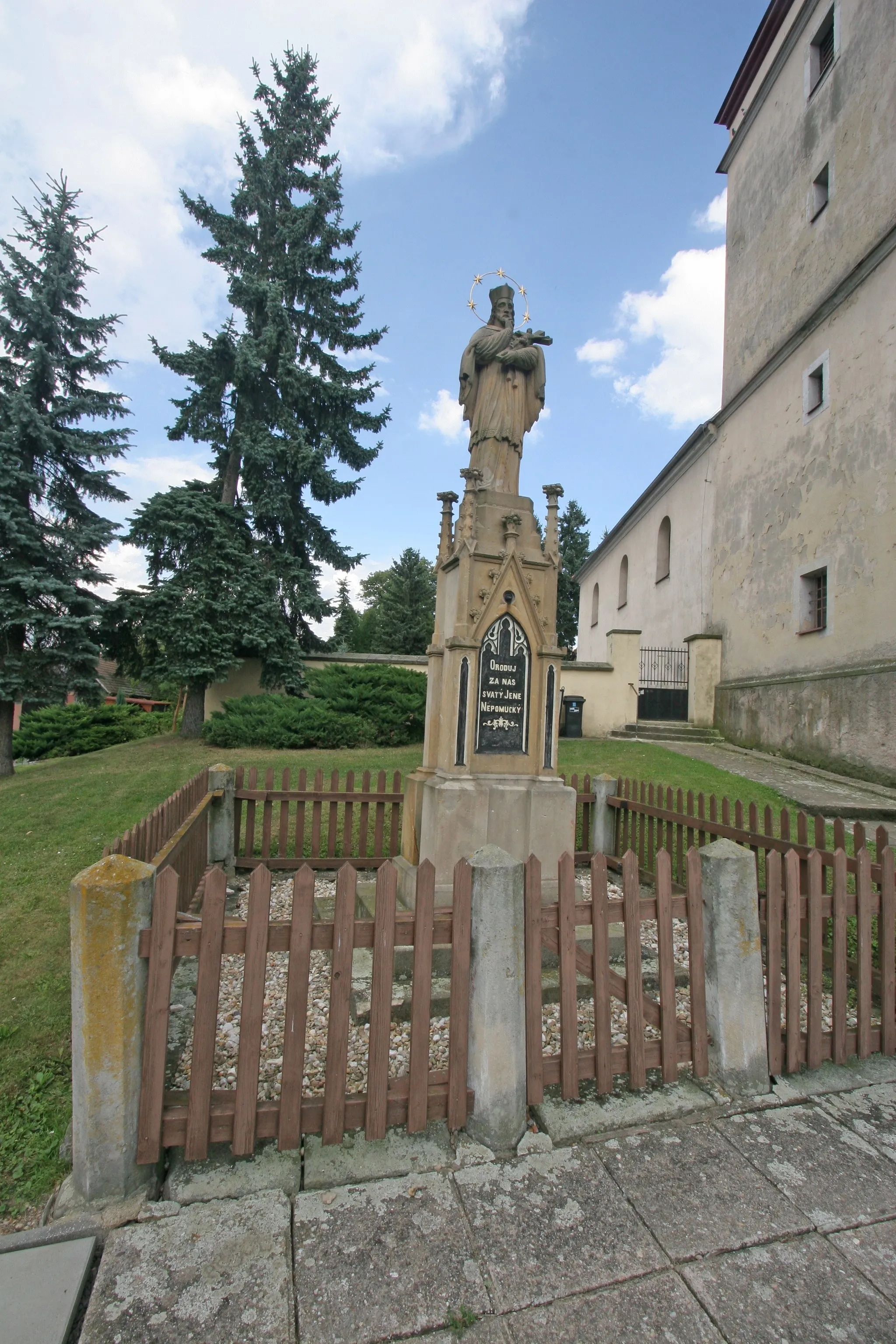 Photo showing: Libřice svatý Jan Nepomucký
Camera location 50° 17′ 14.18″ N, 15° 57′ 50.16″ E View this and other nearby images on: OpenStreetMap 50.287272;   15.963934

This file was created as a part of the photographic program of Wikimedia Czech Republic. Project: Foto českých obcí The program supports Wikimedia Commons photographers in the Czech Republic.