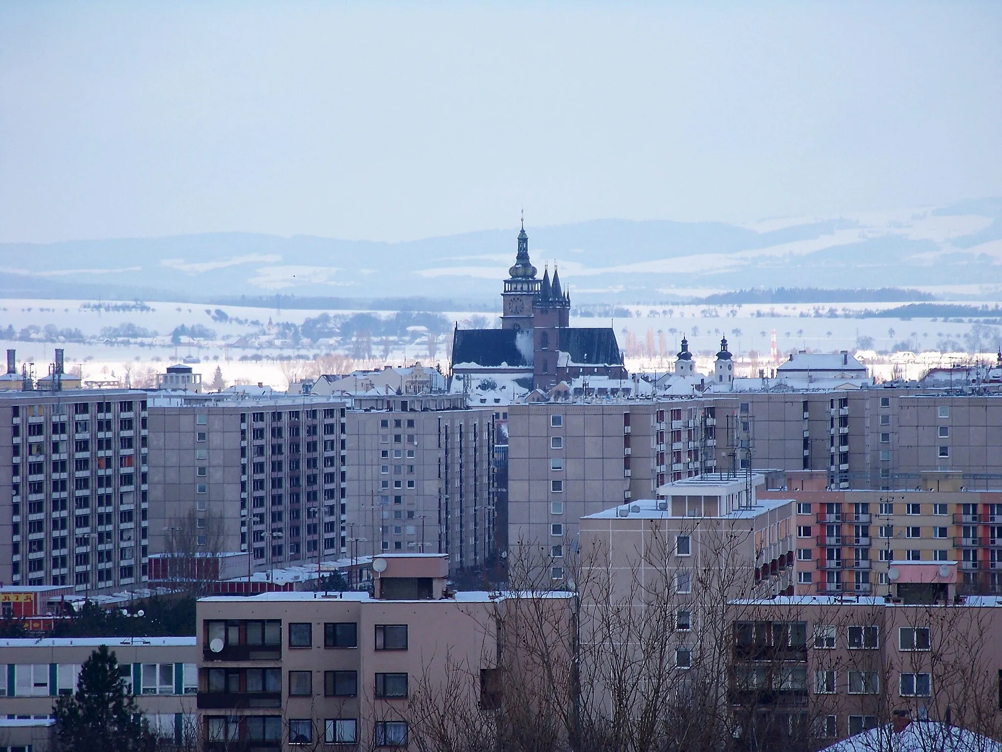 Photo showing: Hradec Králové-Třebeš and Nový Hradec Králové, the Czech Republic. A view of Hradec Králové City from Husova Street.