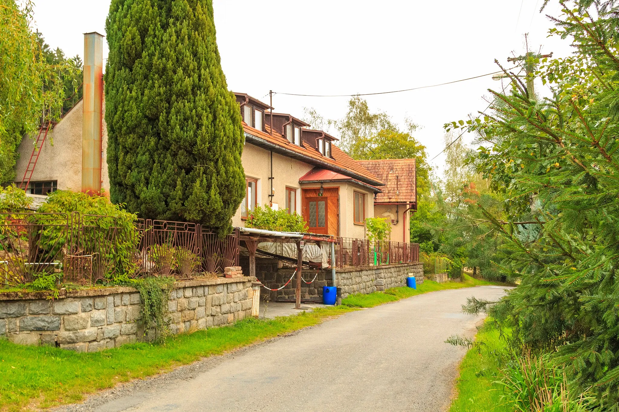 Photo showing: This file was created as a part of the photographic program of Wikimedia Czech Republic. Project: Foto českých obcí The program supports Wikimedia Commons photographers in the Czech Republic.
Podhořice čp. 5