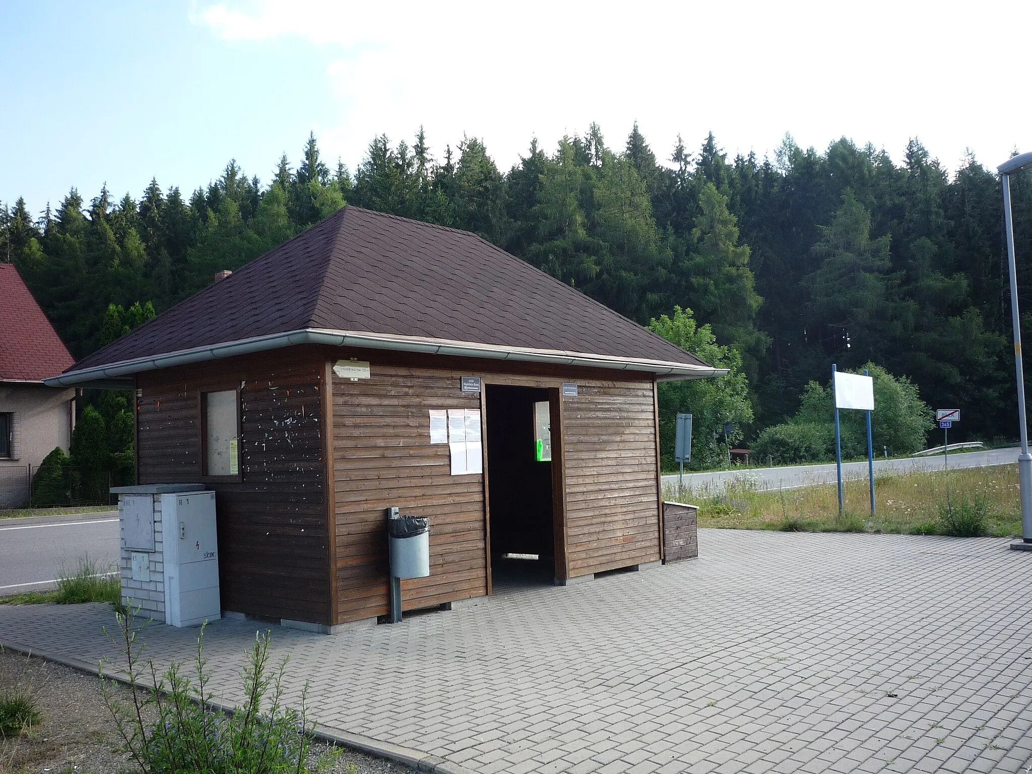 Photo showing: Autor fotografie Jiří Zelenka. Železniční stanice Bílek u Chotěboře. Okr. Havlíčkův Brod. Kraj Vysočina. Czech Republik.