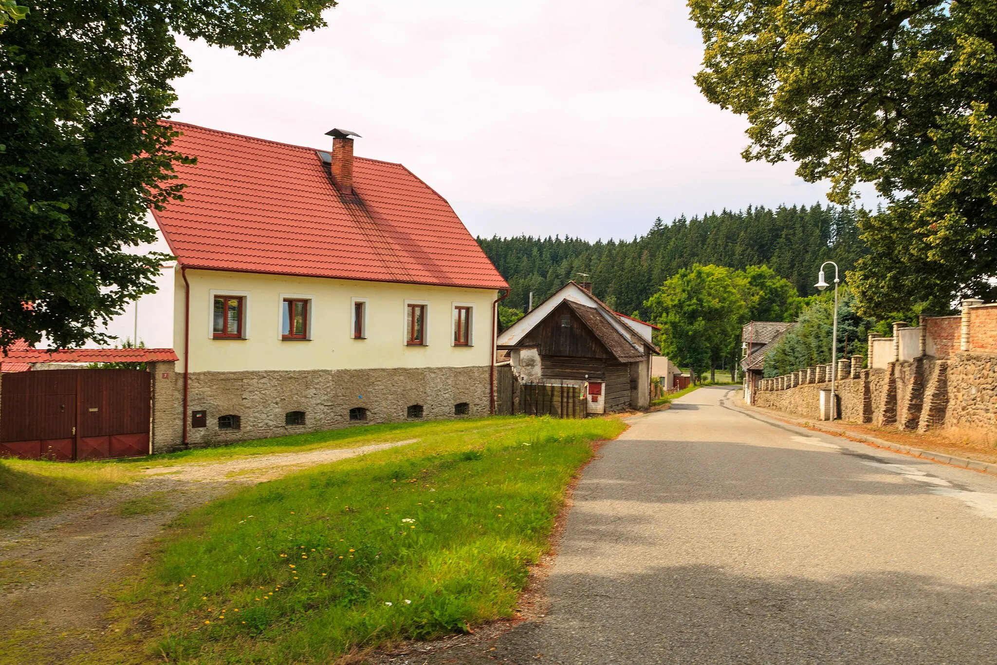 Photo showing: Břevnice čp. 7

This file was created as a part of the photographic program of Wikimedia Czech Republic. Project: Foto českých obcí The program supports Wikimedia Commons photographers in the Czech Republic.