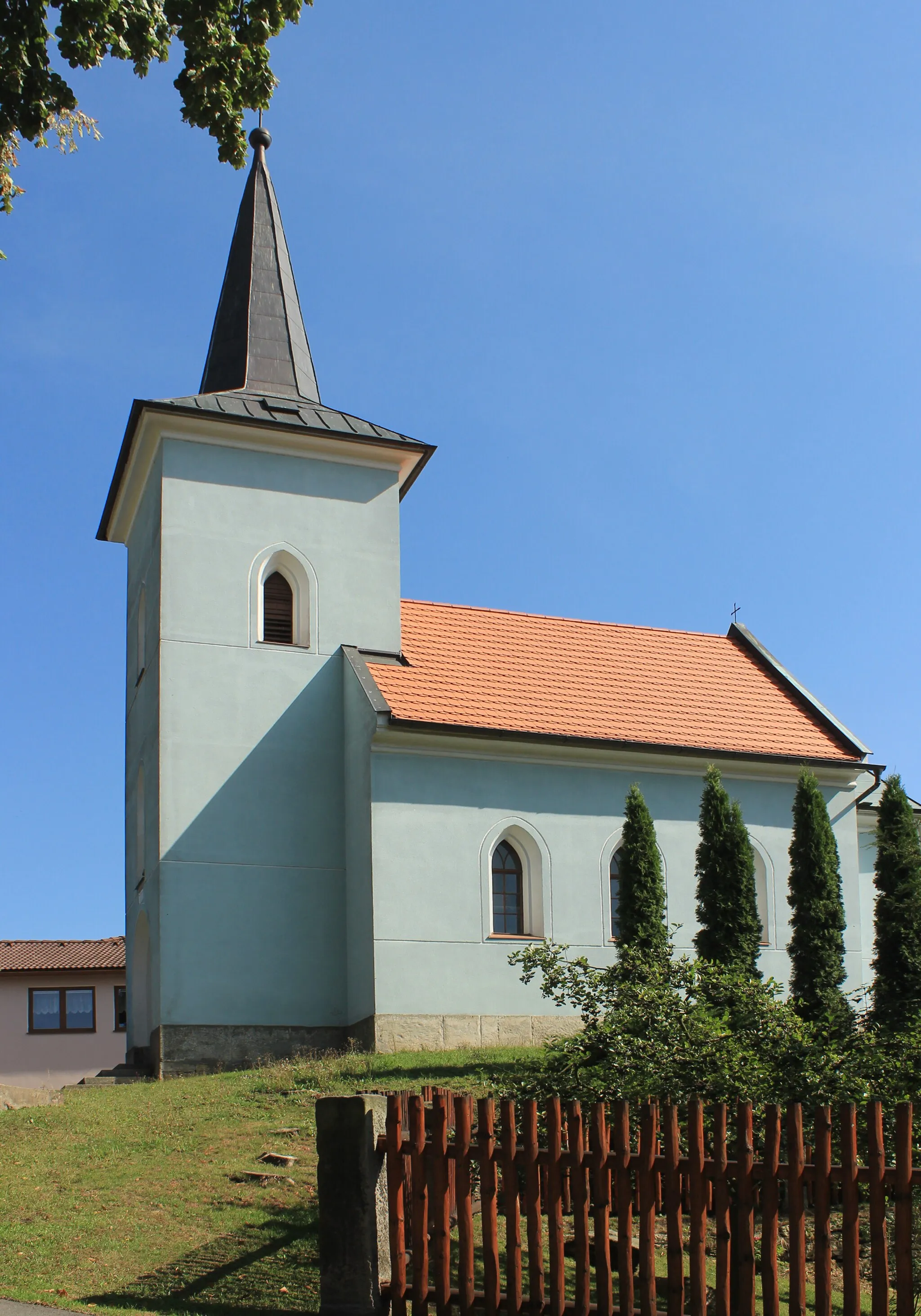 Photo showing: Small church in Vlčkov, Czech Republic.