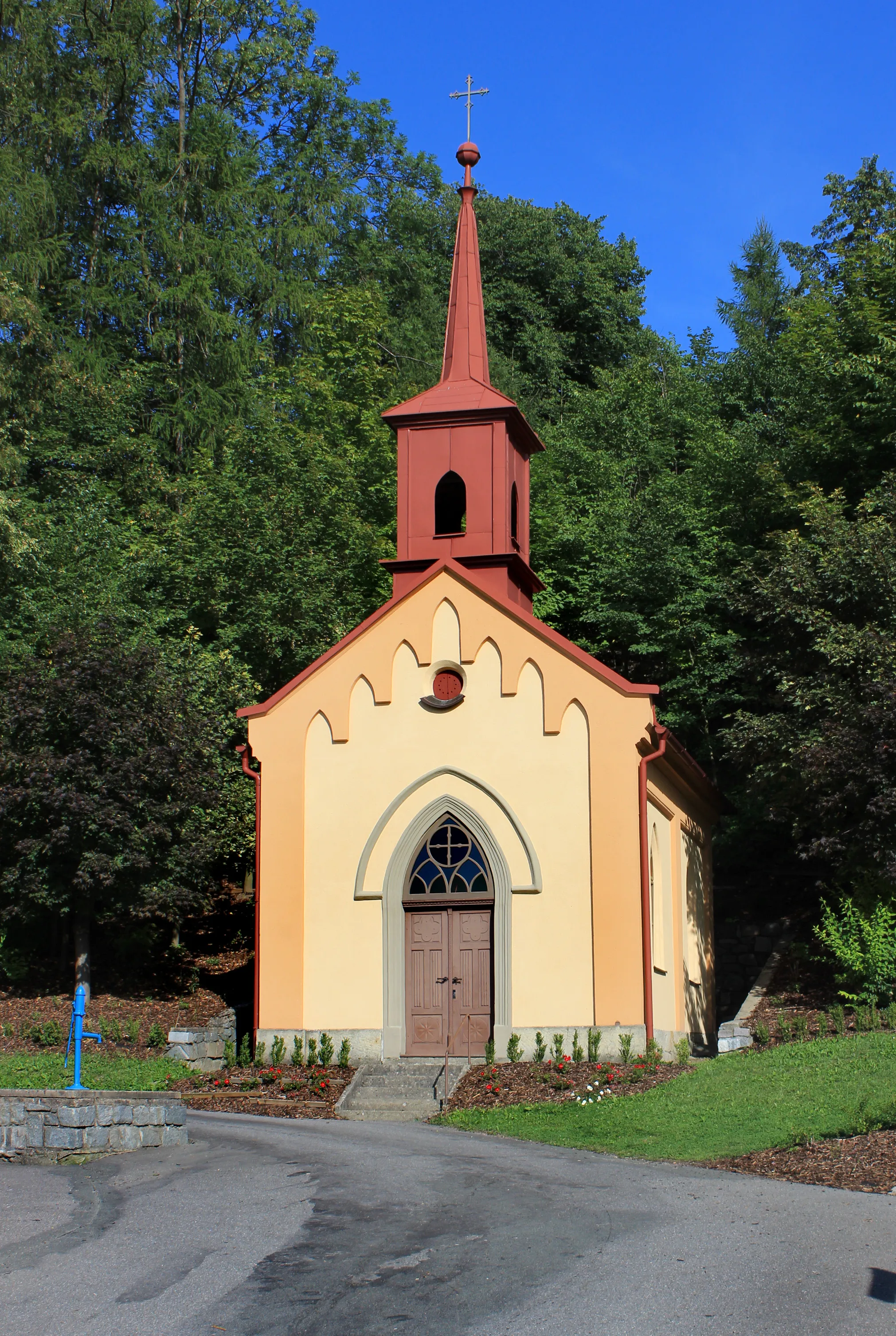 Photo showing: Chapel in Zrnětín, part of Poříčí u Litomyšle, Czech Republic.