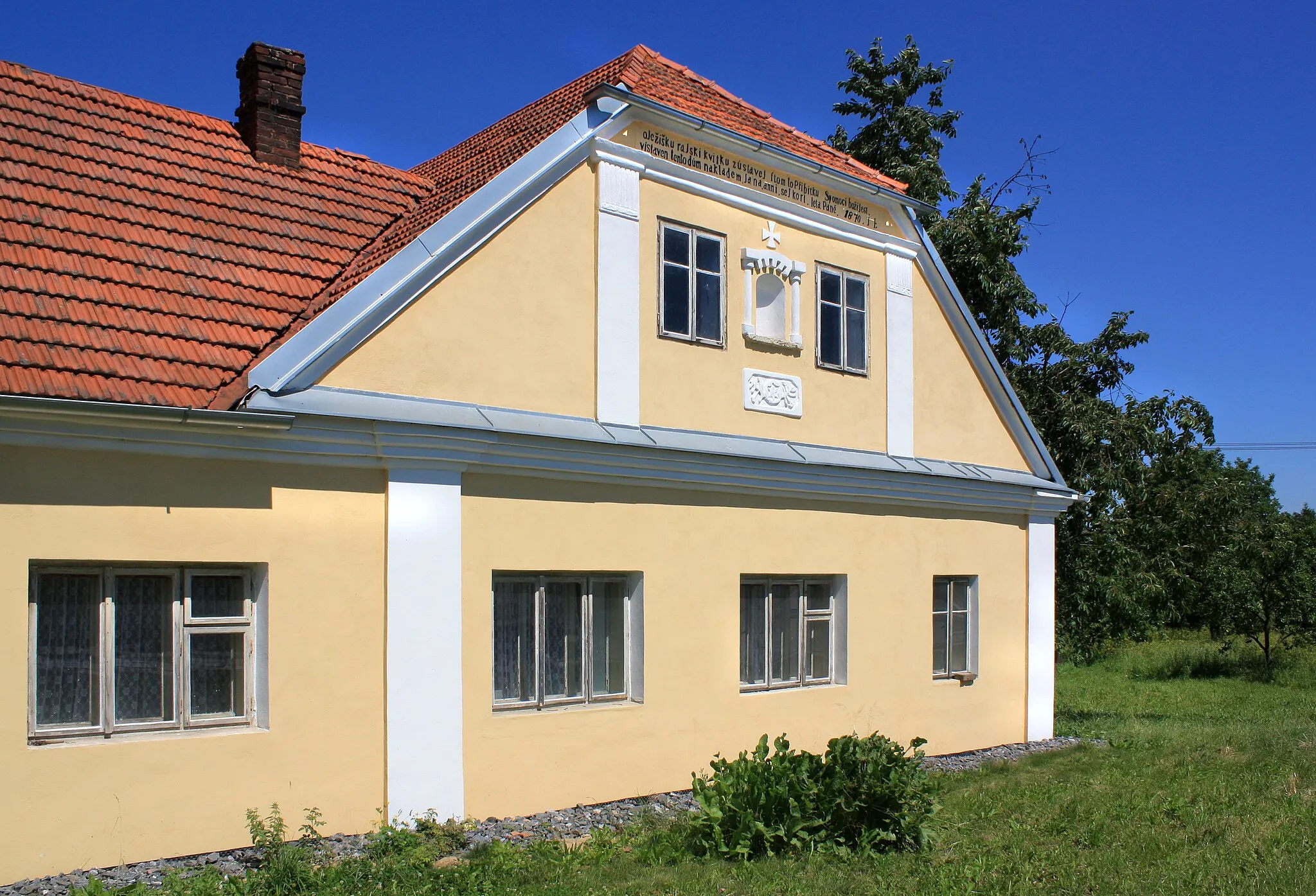 Photo showing: Old farm in Pohodlí, part of Litomyšl, Czech Republic