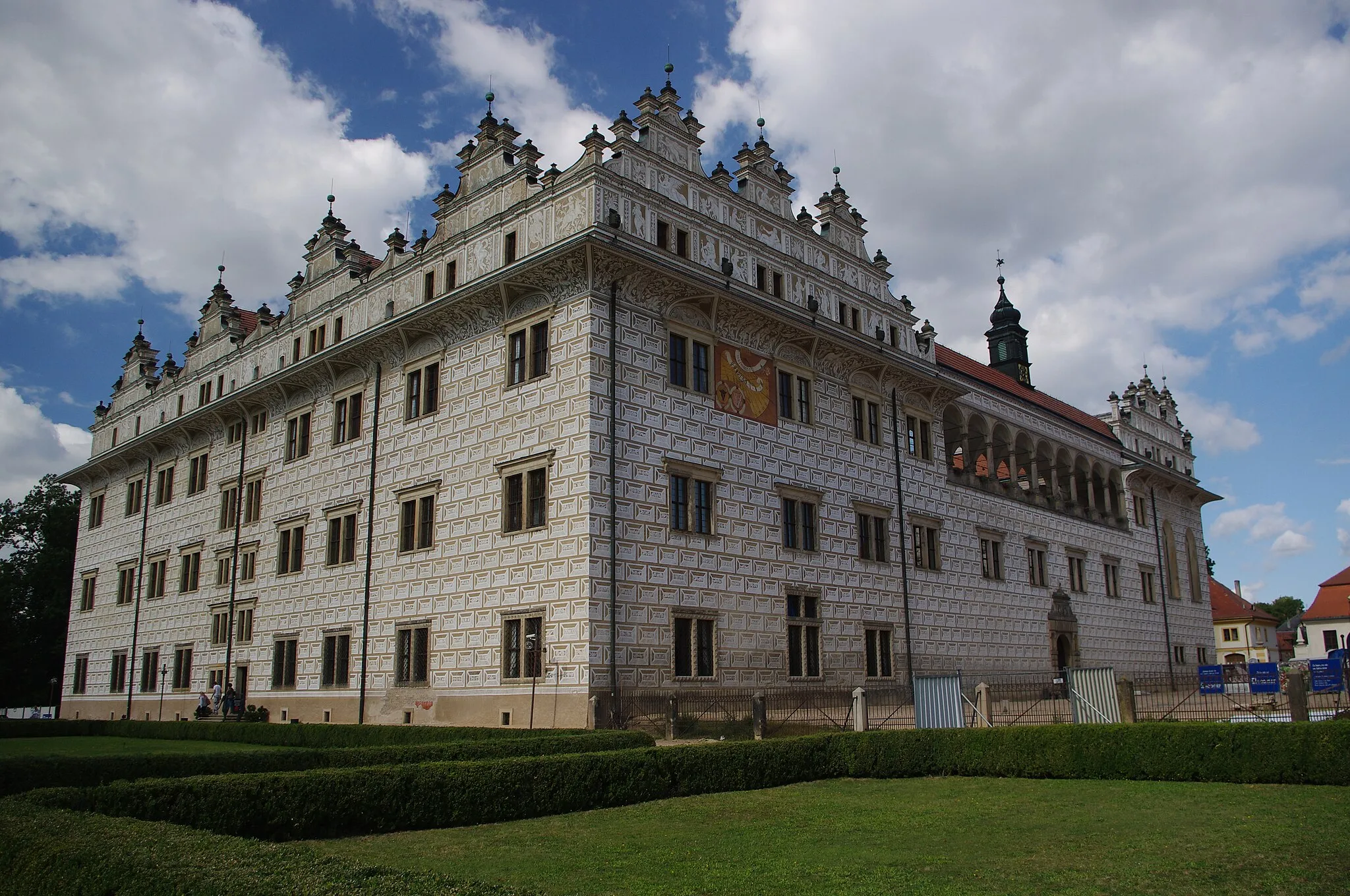 Photo showing: Litomyšl Castle / zámek Litomyšl
location: Litomyšl, Czech Republic
author: Jan Helebrant
www.juhele.blogspot.com

license CC BY-SA