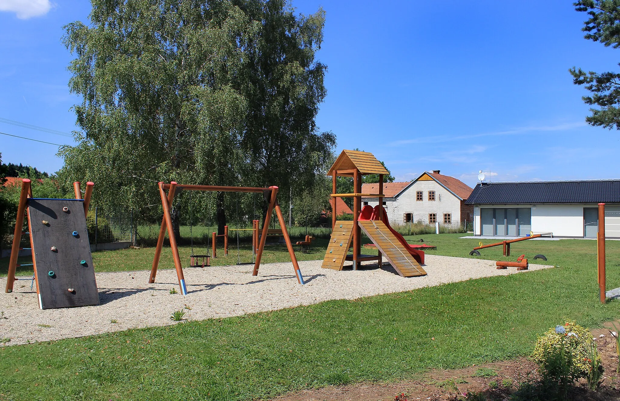 Photo showing: Playground in Kukle, Czech Republic.