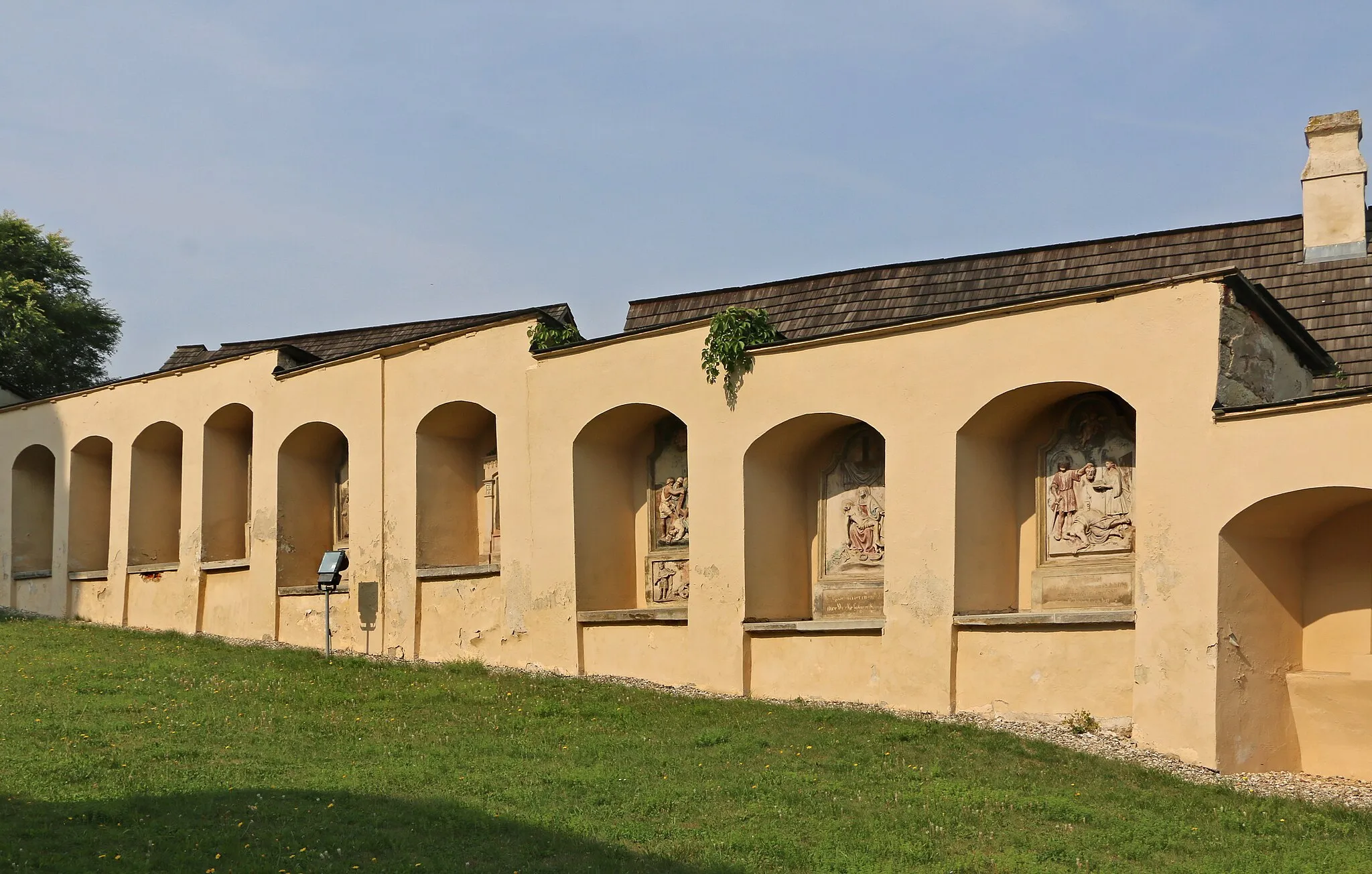 Photo showing: Stations of the Cross at Koclířov, Czech Republic.