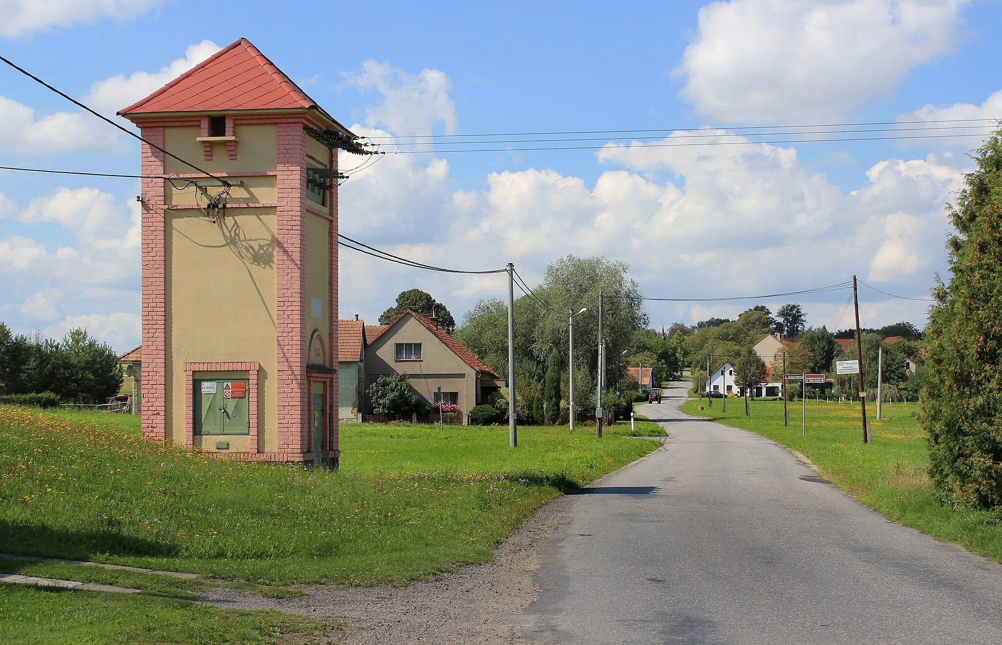 Photo showing: Main street in Chotěnov, Czech Republic.