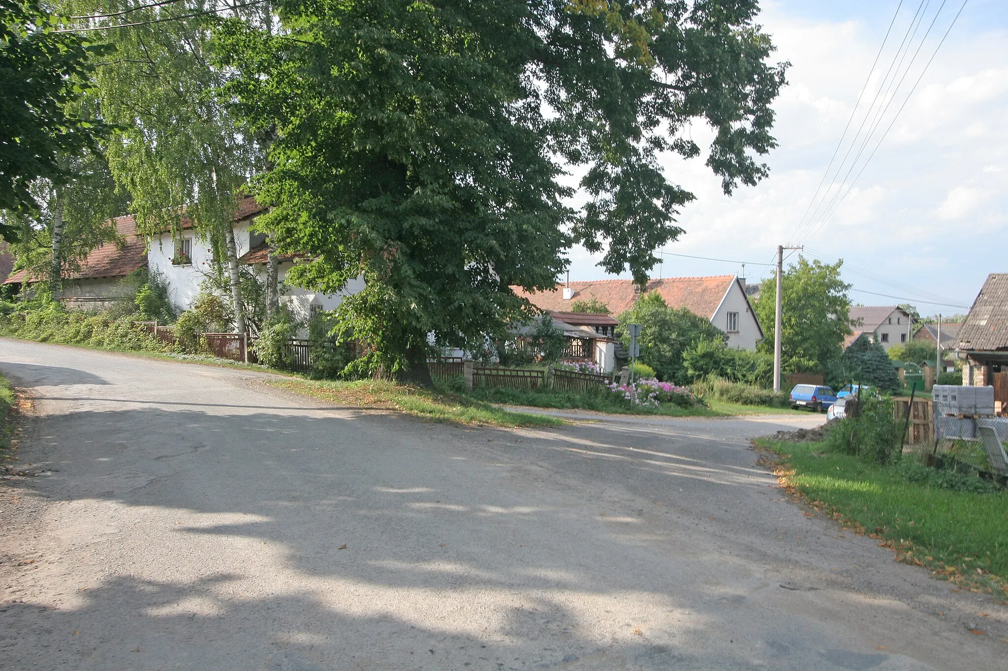 Photo showing: Šestajovice čp. 1
Camera location 50° 20′ 26.53″ N, 16° 00′ 26.8″ E View this and other nearby images on: OpenStreetMap 50.340702;   16.007445

This file was created as a part of the photographic program of Wikimedia Czech Republic. Project: Foto českých obcí The program supports Wikimedia Commons photographers in the Czech Republic.