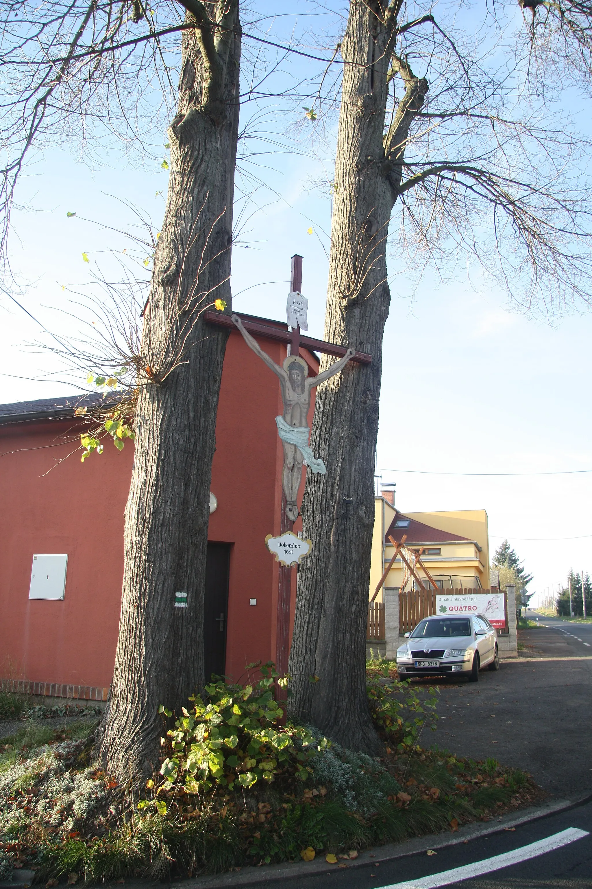 Photo showing: Wayside cross in Horní Rybníky, Zábrodí, Náchod District