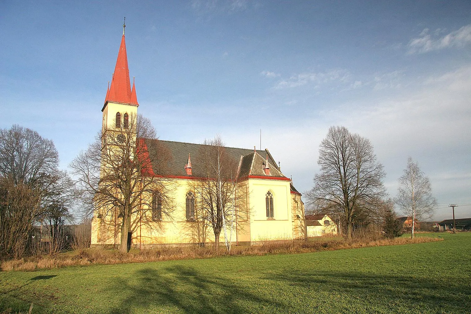 Photo showing: Church of SS Peter and Paul in Zaloňov, Náchod District, Czech Republic.