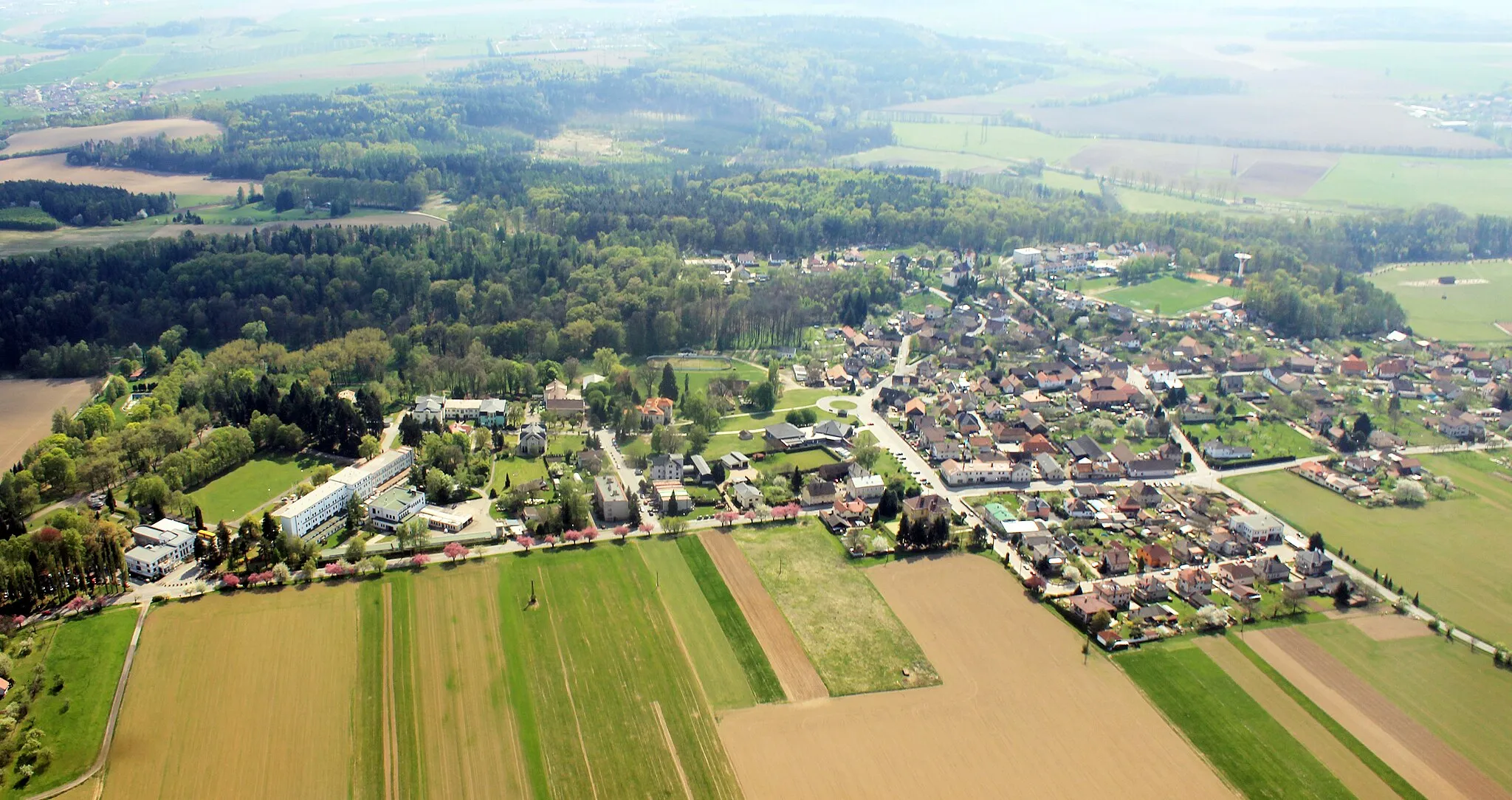 Photo showing: Village and small spa Velichovky from air, eastern Bohemia, Czech Republic