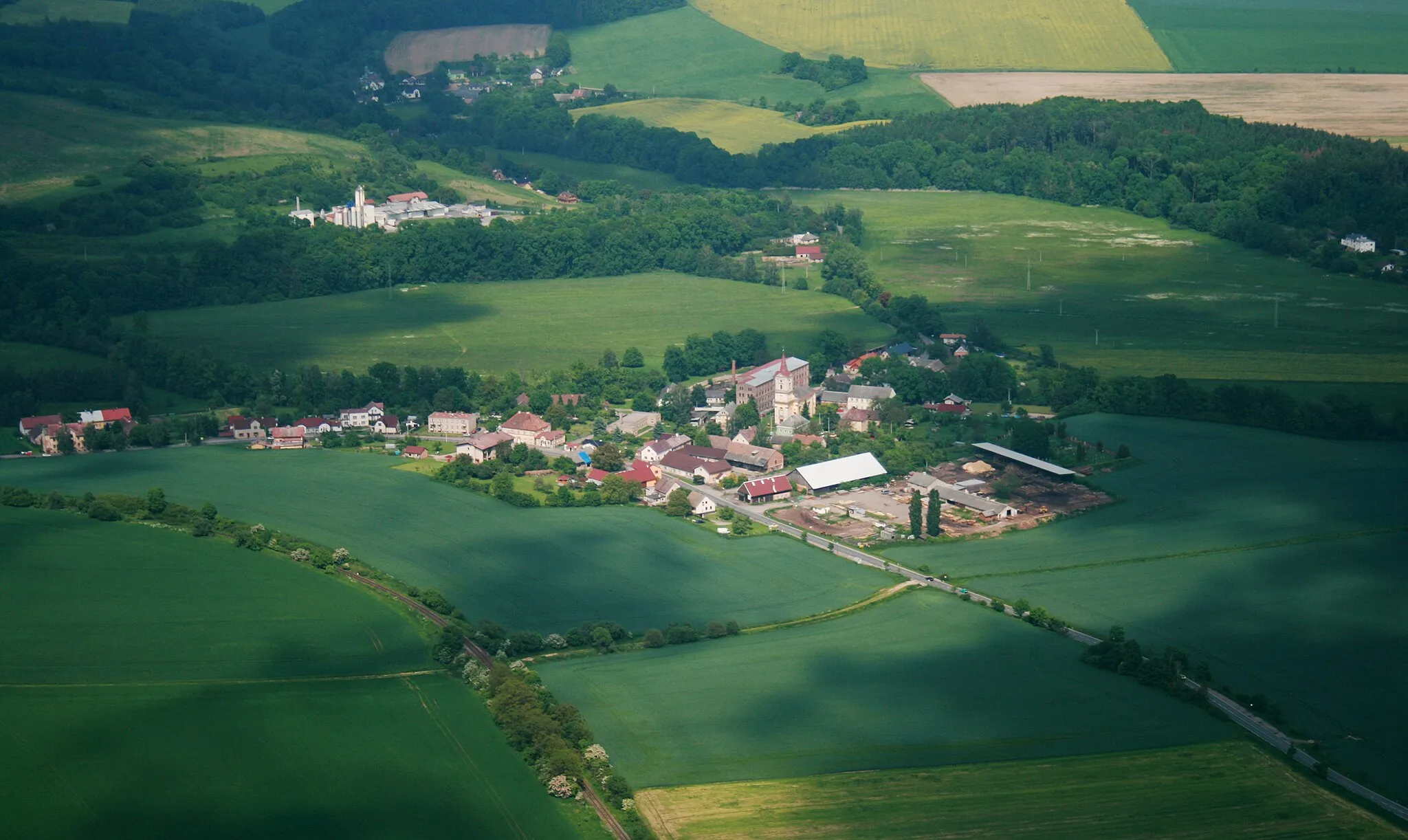 Photo showing: Village Heřmanice near of town Jaroměř from air, eastern Bohemia, Czech Republic