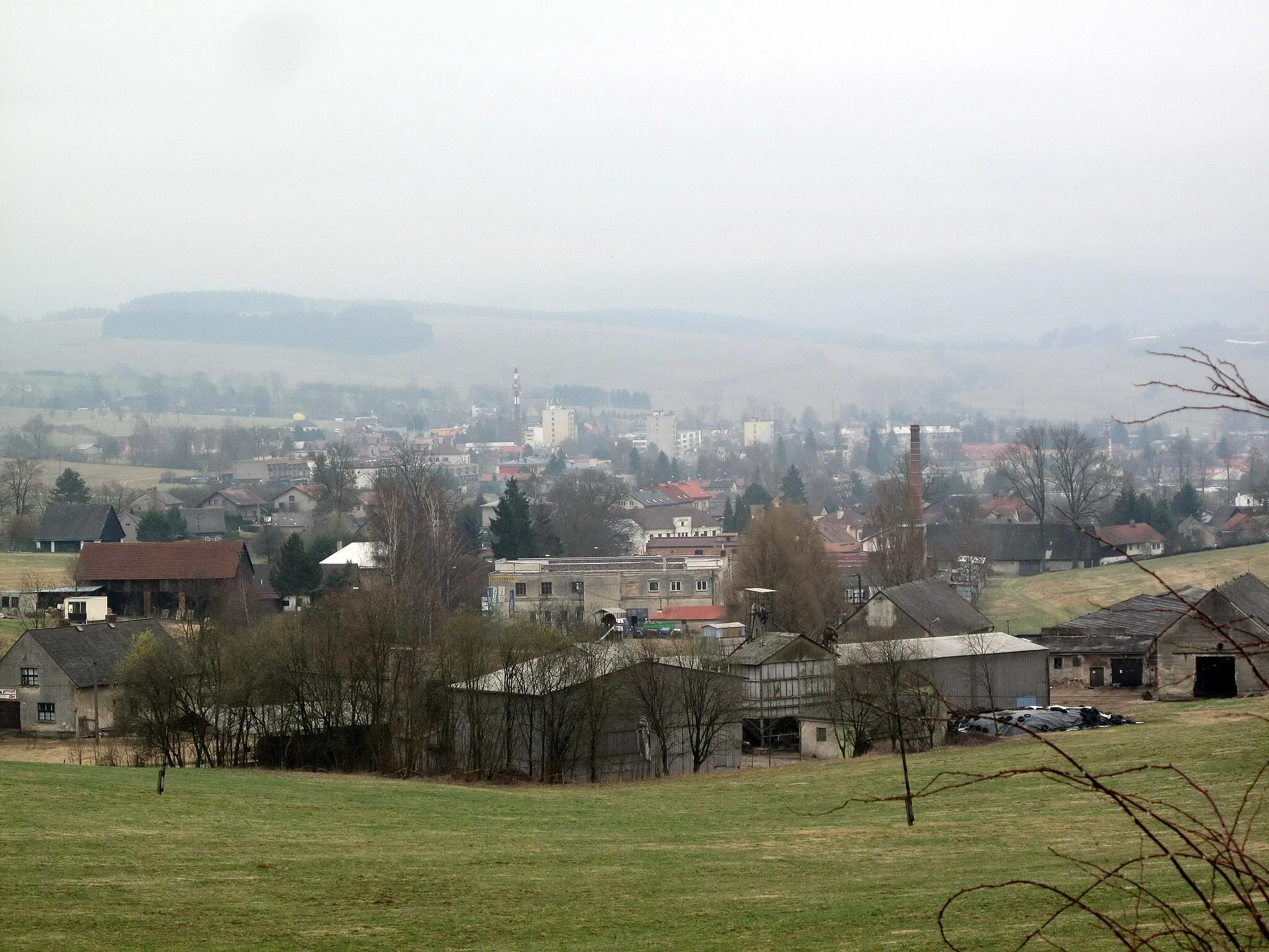 Photo showing: Výhled z oblasti pod osadou Ostaš