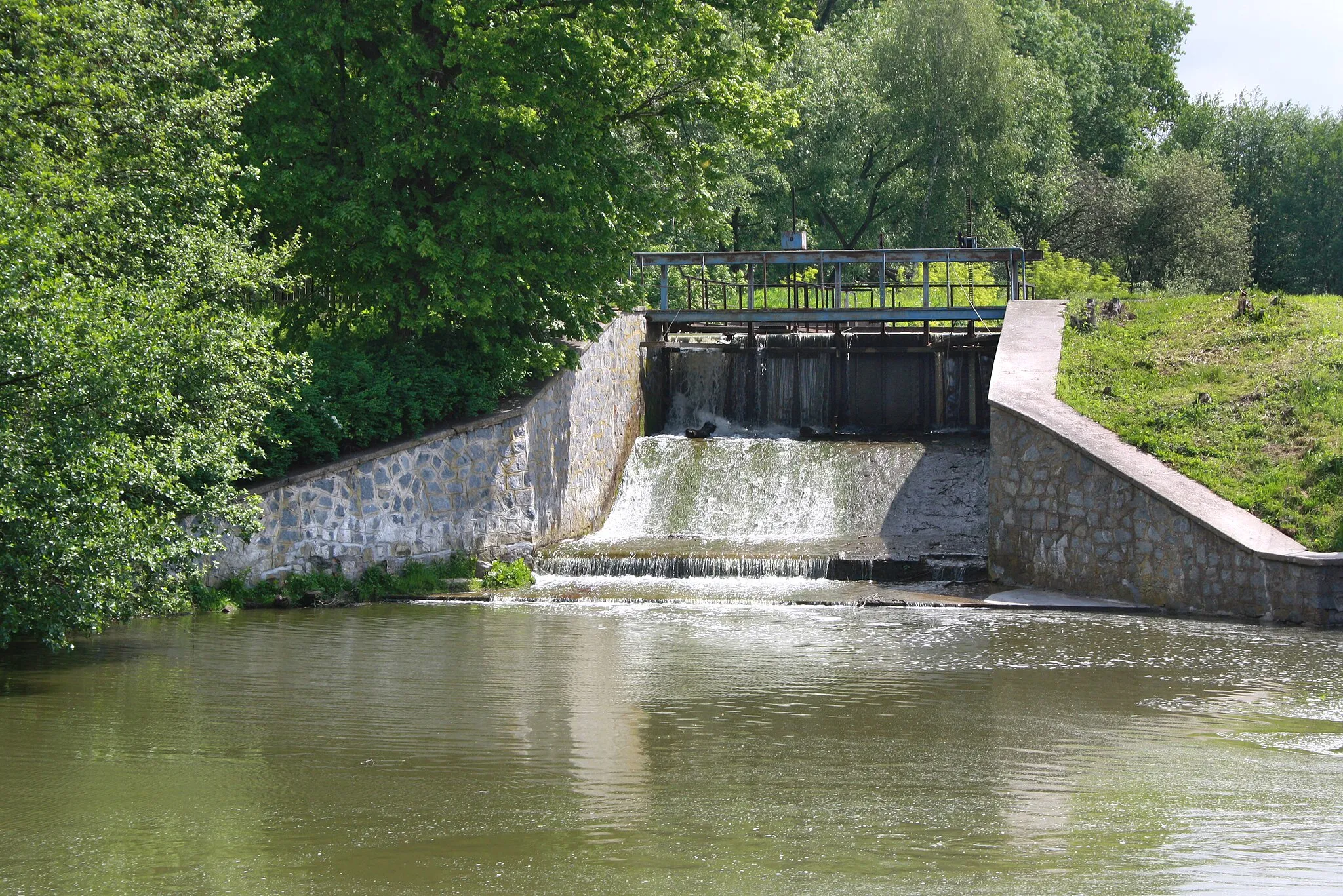 Photo showing: Mrlina River in Kopidlno, Czech Republic