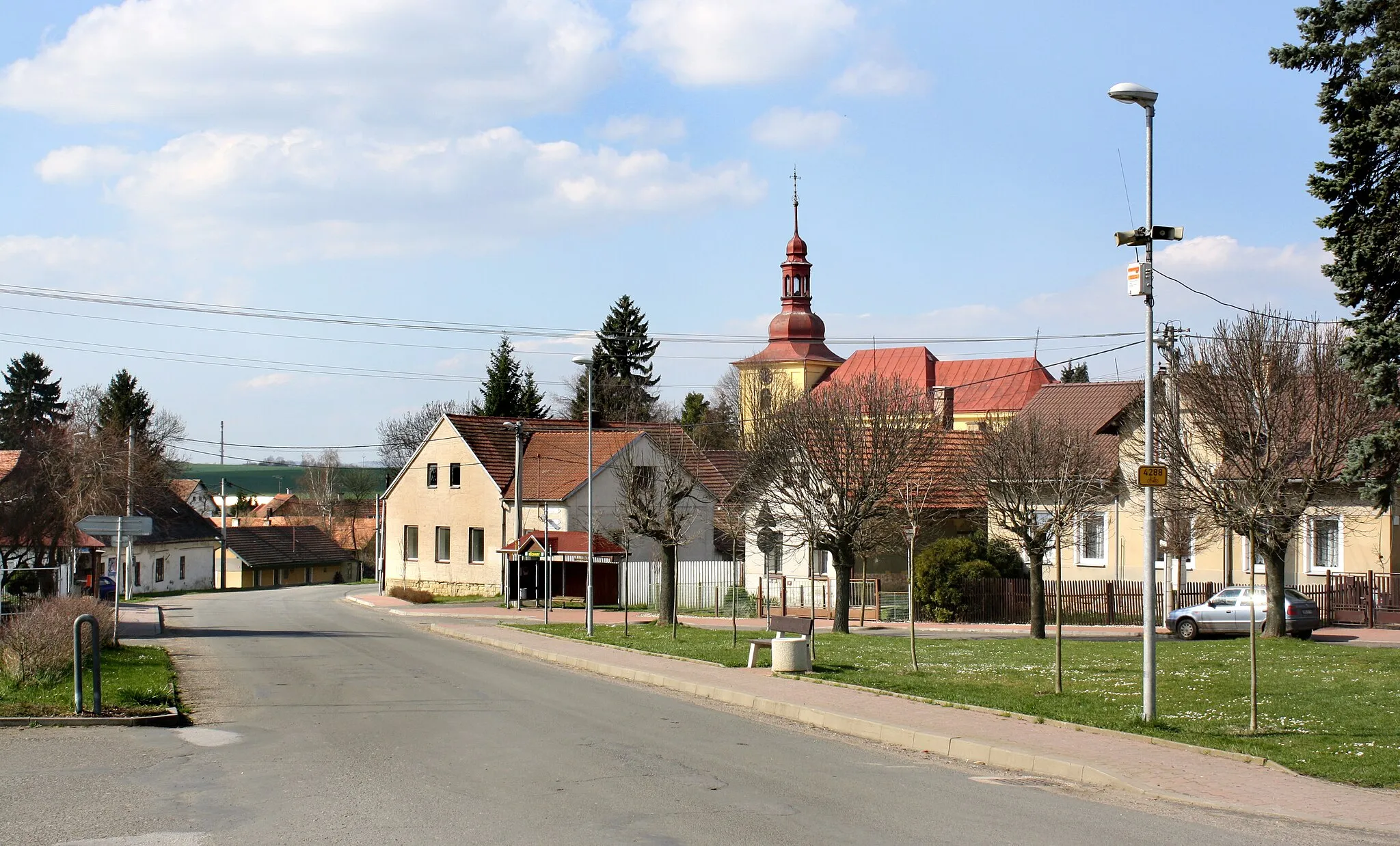 Photo showing: Village square in Běchary village, Czech Republic