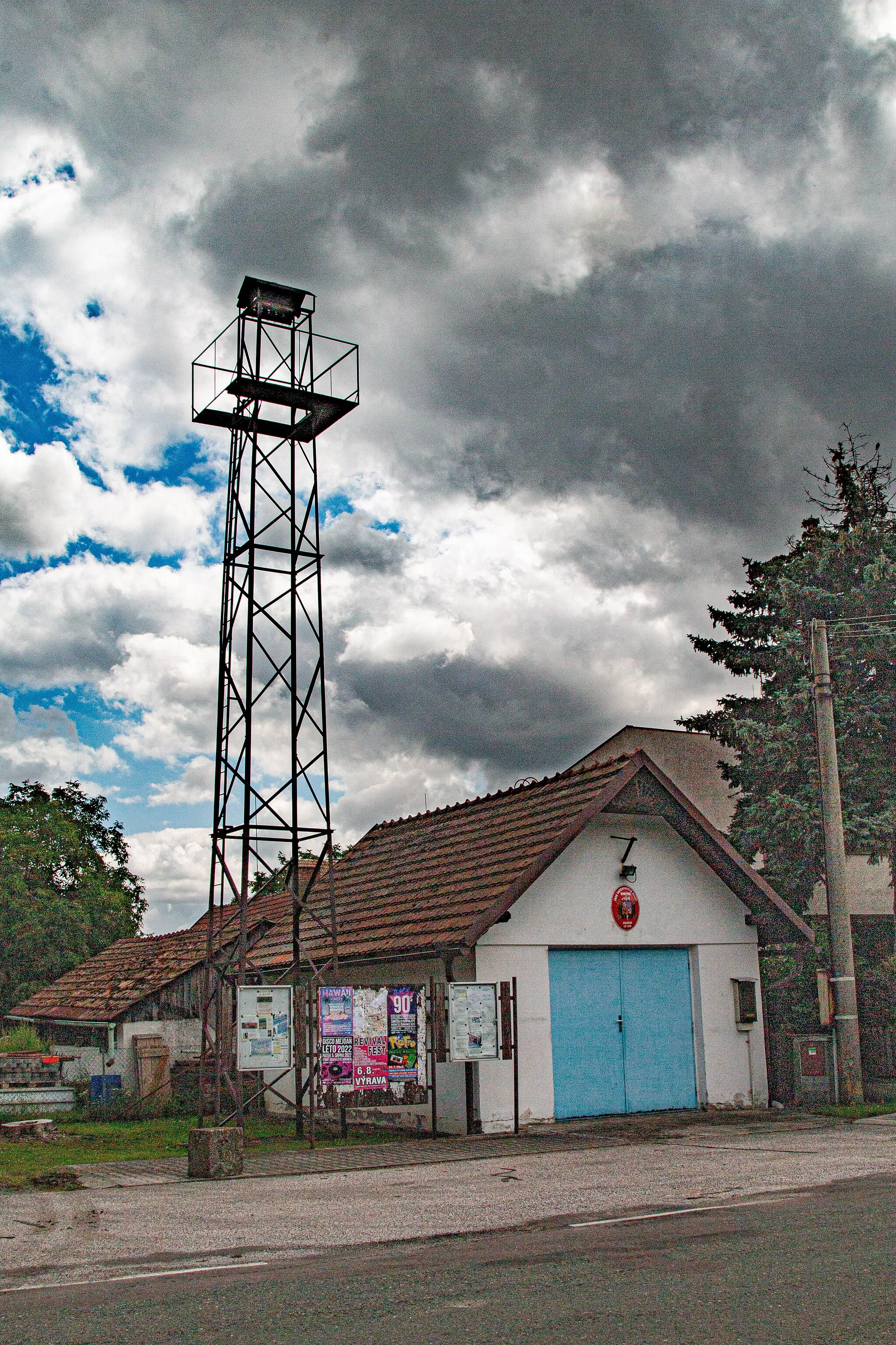 Photo showing: Hasičská zbrojnice v obci Rohenice