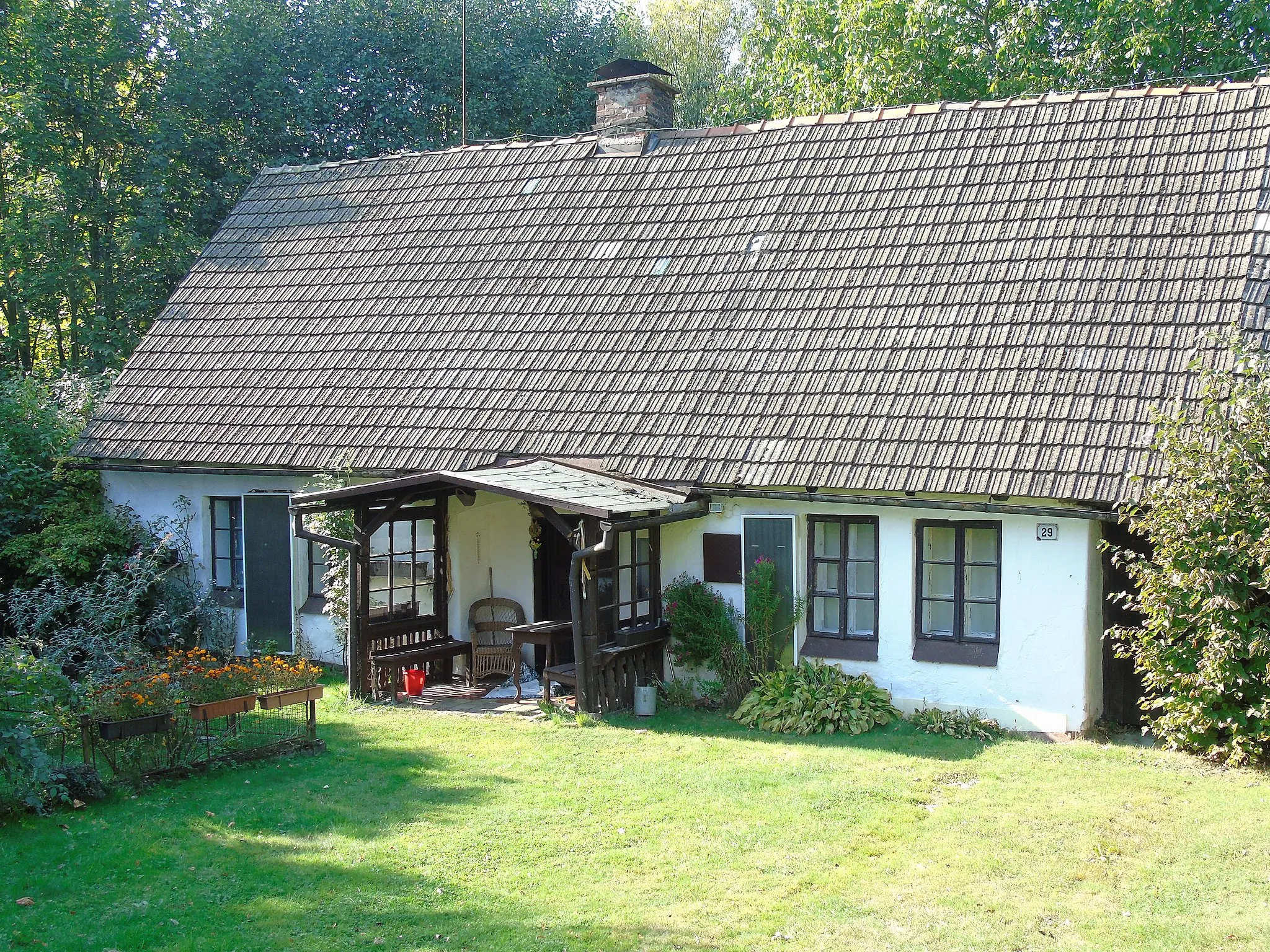Photo showing: Rodný domek spisovatelky Pavly Buzkové v Ohnišově, čp. 29.