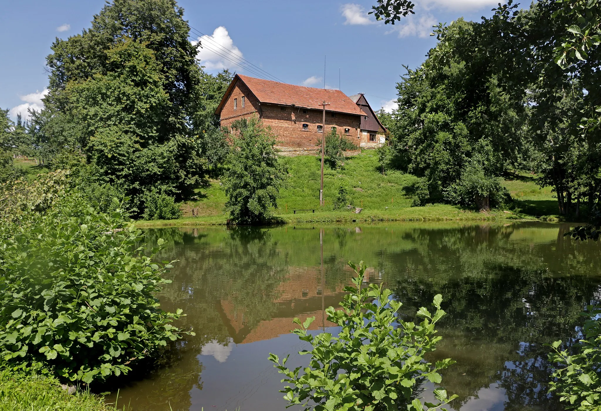 Photo showing: House No 16 in Bačetín, Czech Republic.