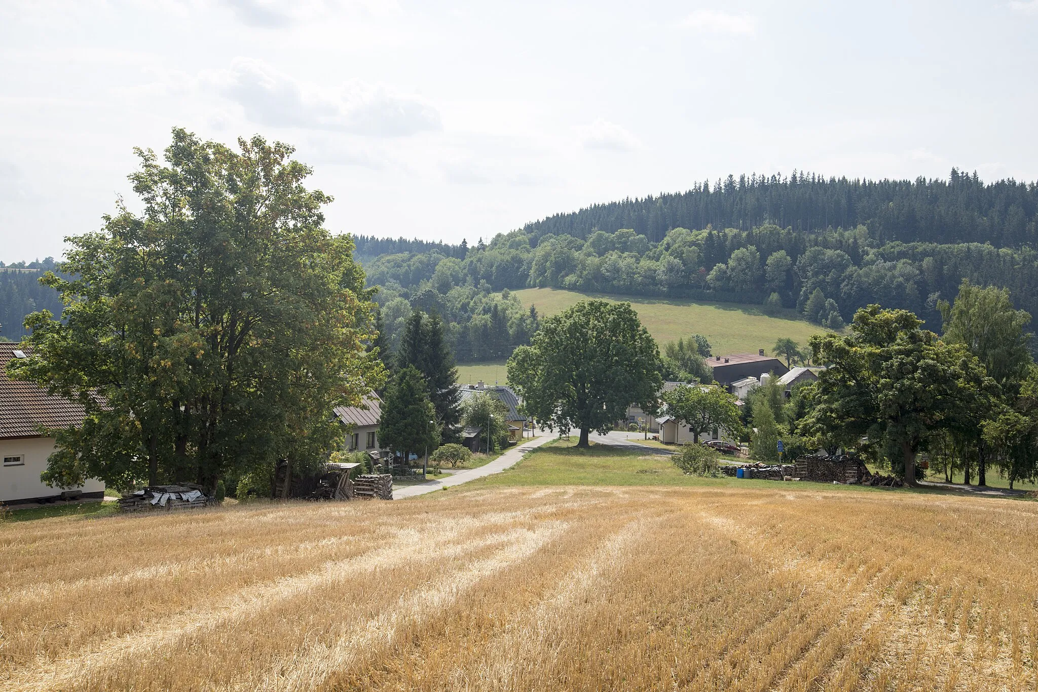 Photo showing: View from North, Sklenařice, village, part of the city Vysoké nad Jizerou, Semily district, Liberec Region