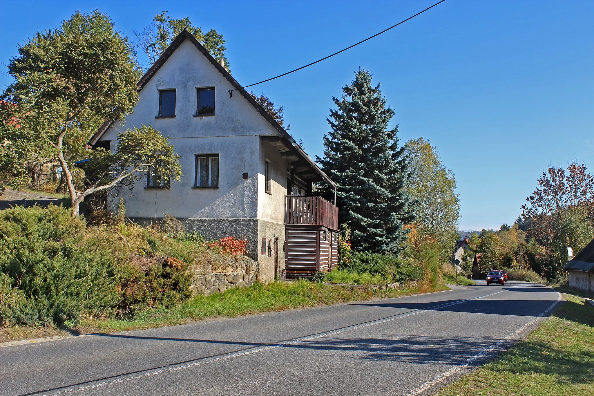 Photo showing: Road No 283 in Slaná, Czech Republic.