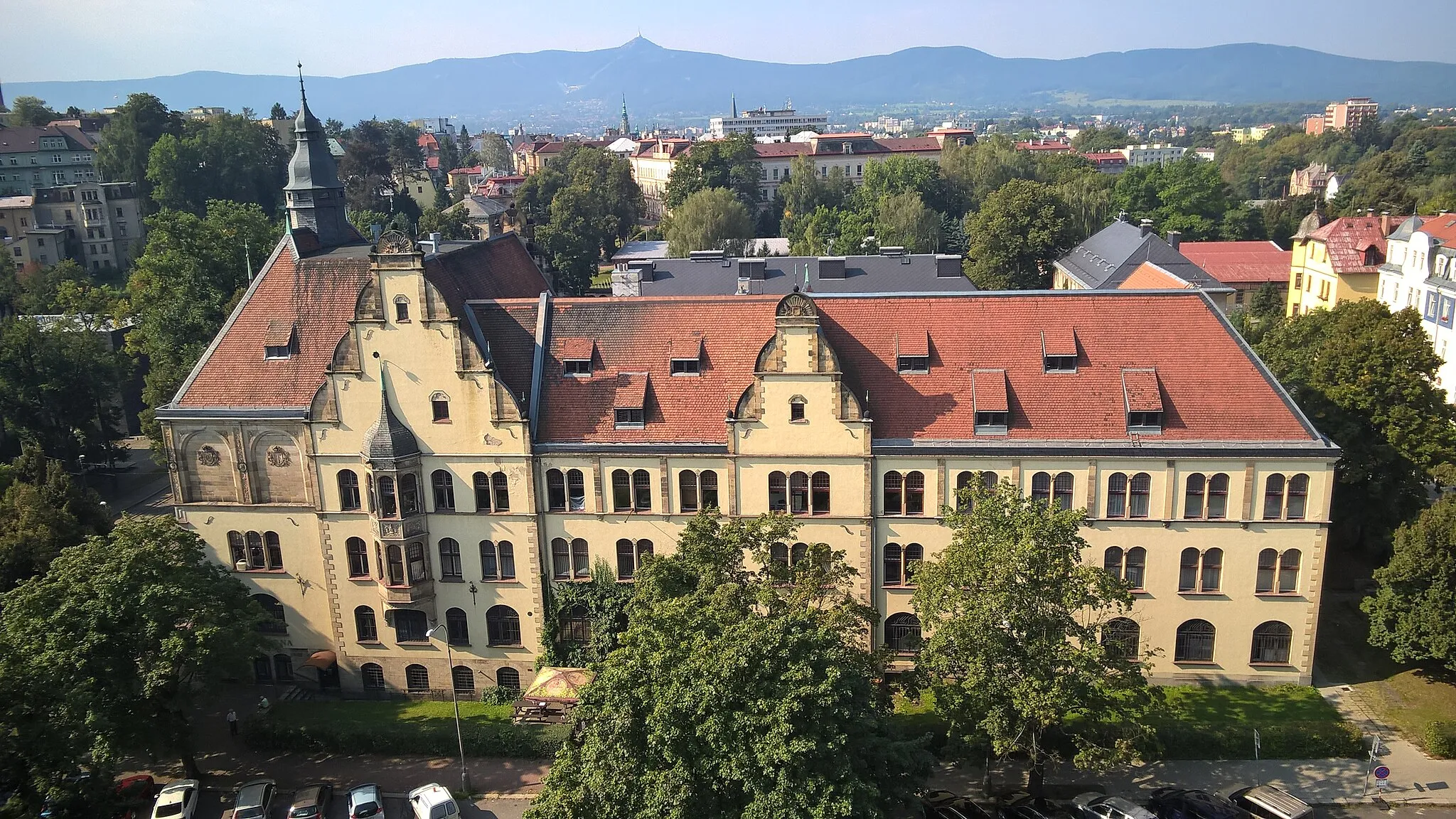 Photo showing: Liberec - budova bývalé hospodářské komory z věže Severočeského muzea