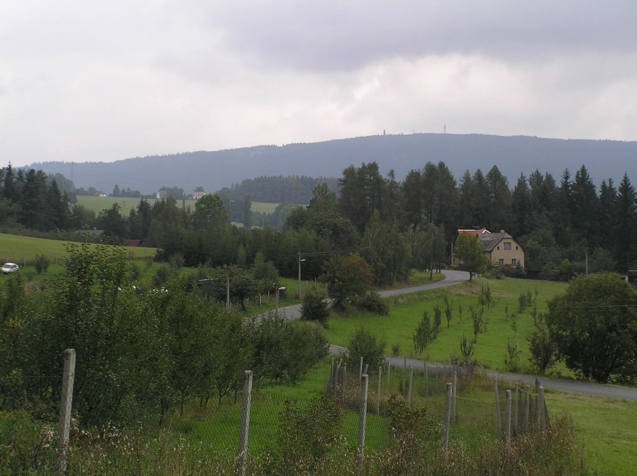 Photo showing: Alšovice - pohled od Dupandy k severu do okolí domů če. 119 a čp. 175