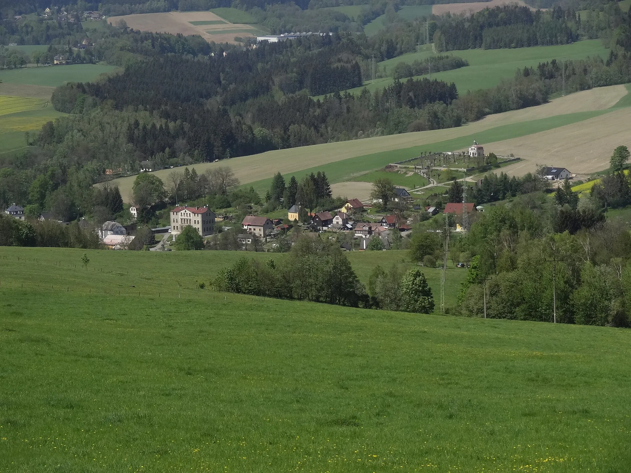 Photo showing: Pulečný - celkový pohled ze silnice Kopanina-Klíčnov