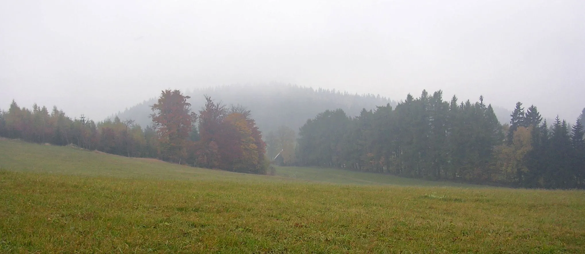 Photo showing: Paseky nad Jizerou, Semily District and Kořenov-Rejdice, Jablonec nad Nisou District, Liberec Region, the Czech Republic. Jizera Mountains, Javorník Hill.