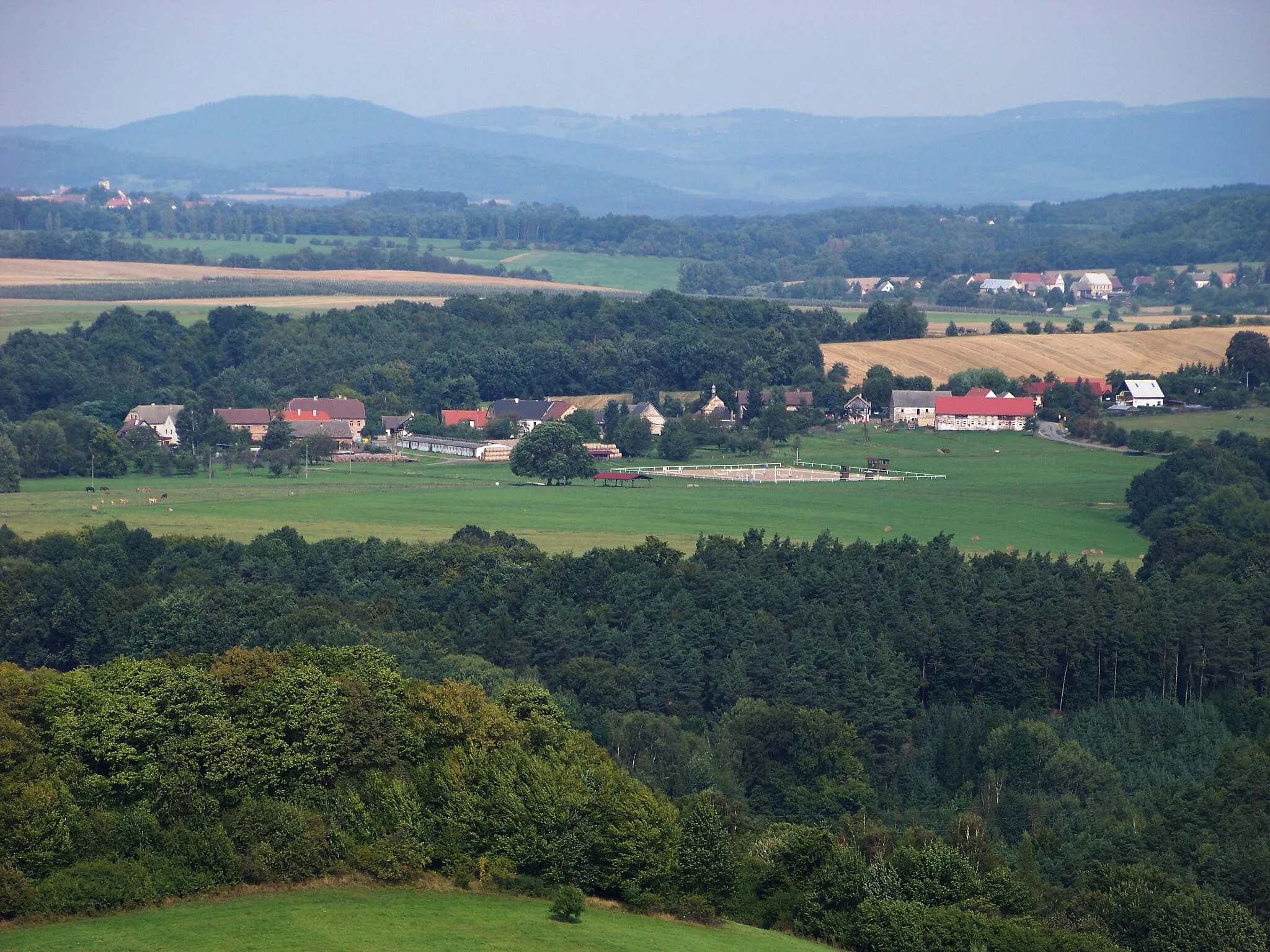 Photo showing: Vrchovany, Česká Lípa District, Liberec Region, Czech Republic. Seen from Vysoký vrch.