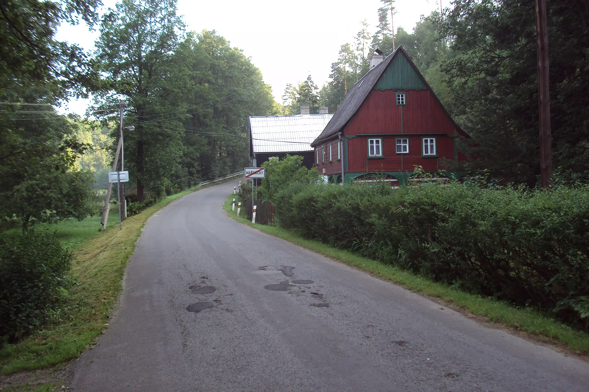 Photo showing: Severní konec vesničky Mařeničky