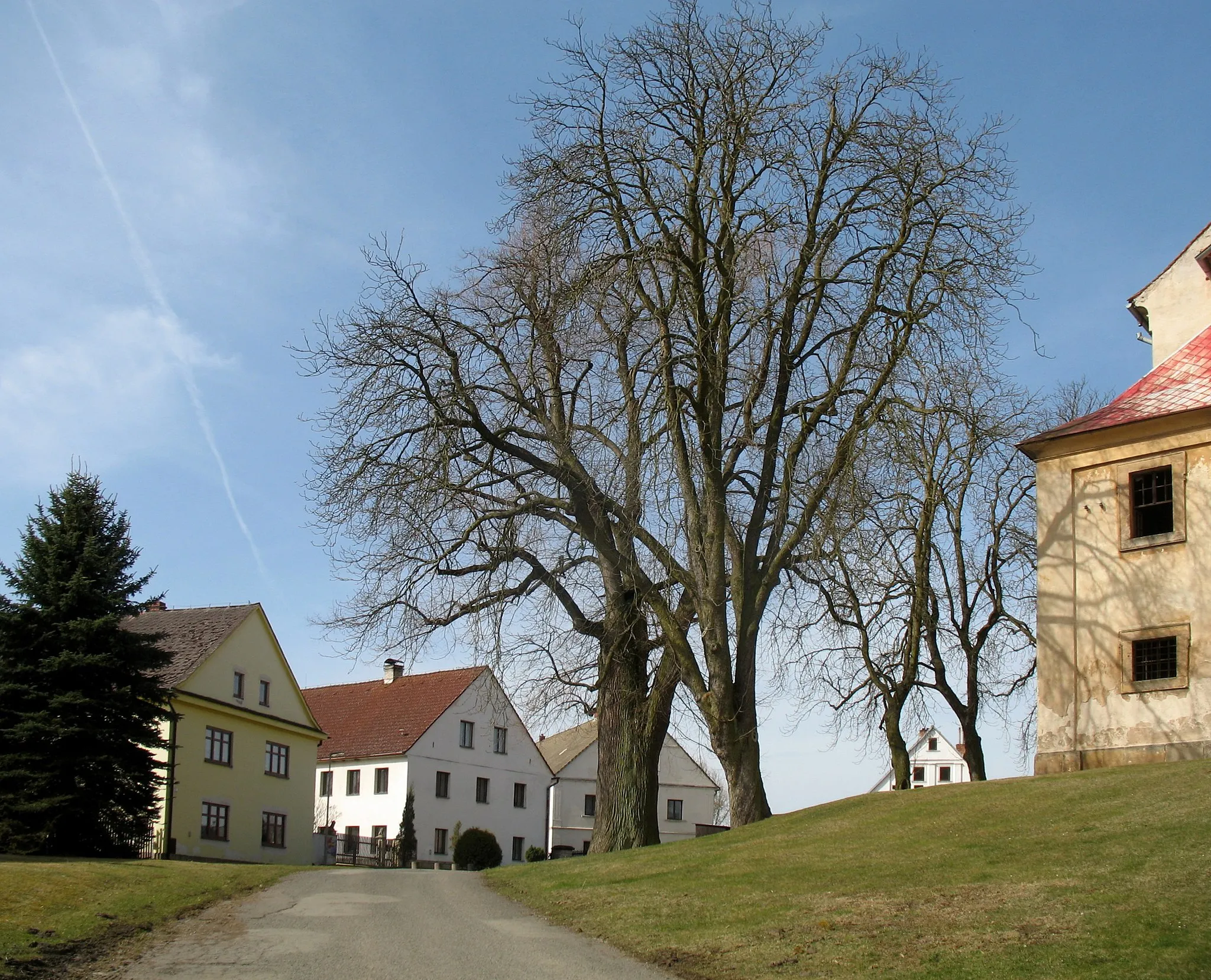 Photo showing: Pavlovice, village square, Česká Lípa District, Northern Bohemia