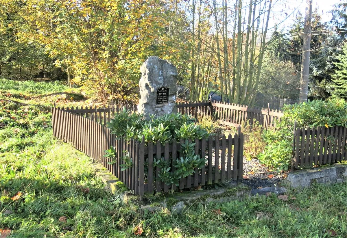 Photo showing: War memorial in Kunratice in Děčín District – entry no. 41274.