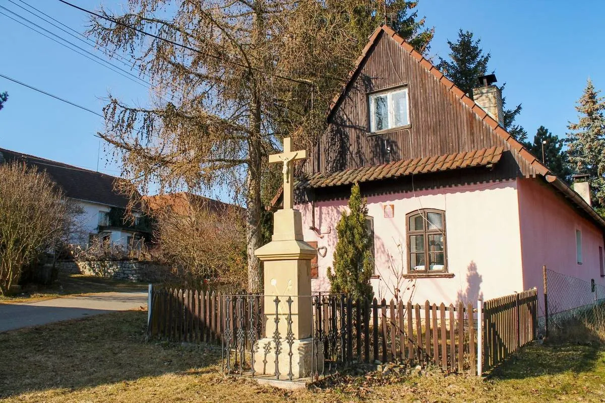 Photo showing: Wayside cross in Hvozd in Prostějov District – entry no. 27842.