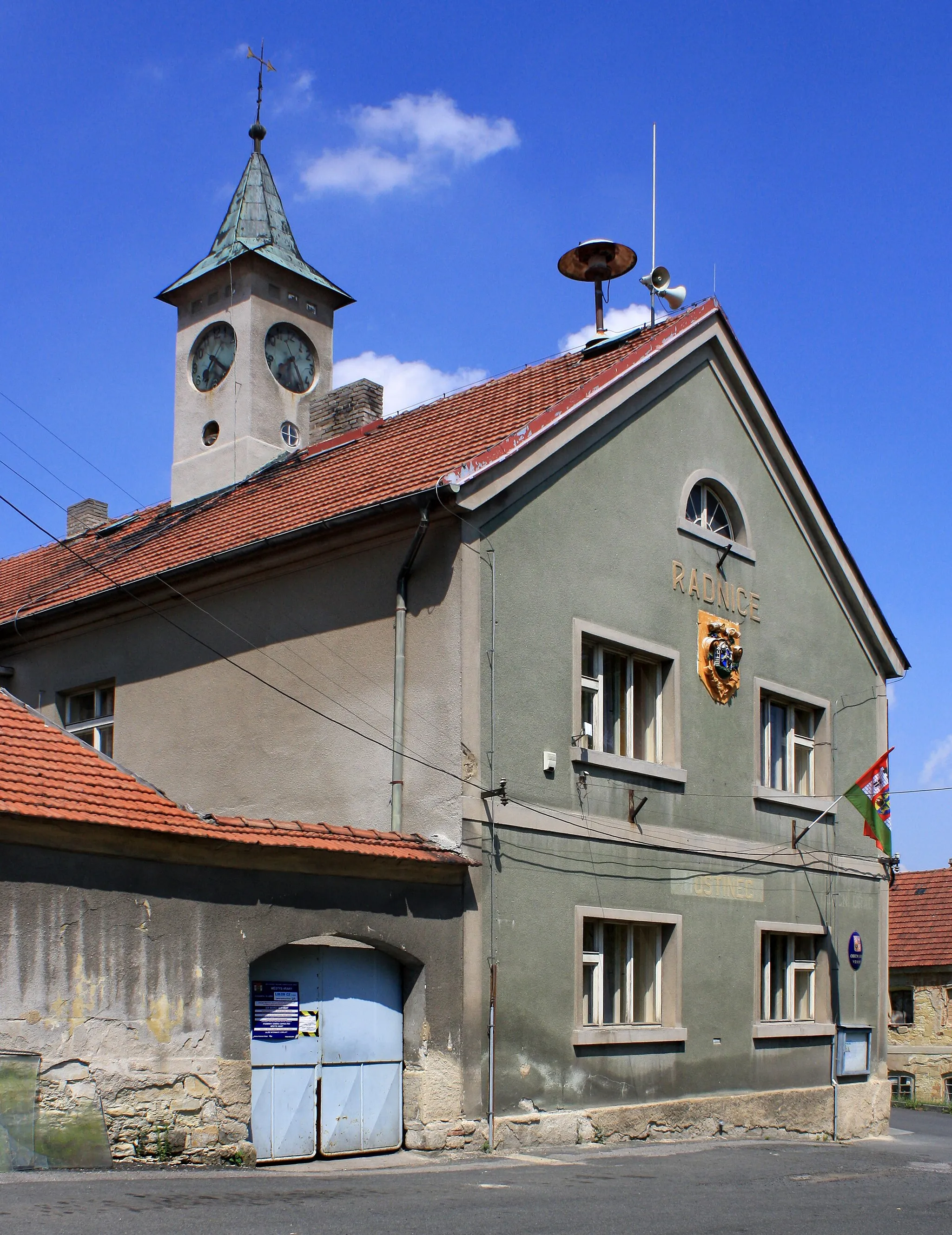 Photo showing: Town hall in Vraný, Czech Republic