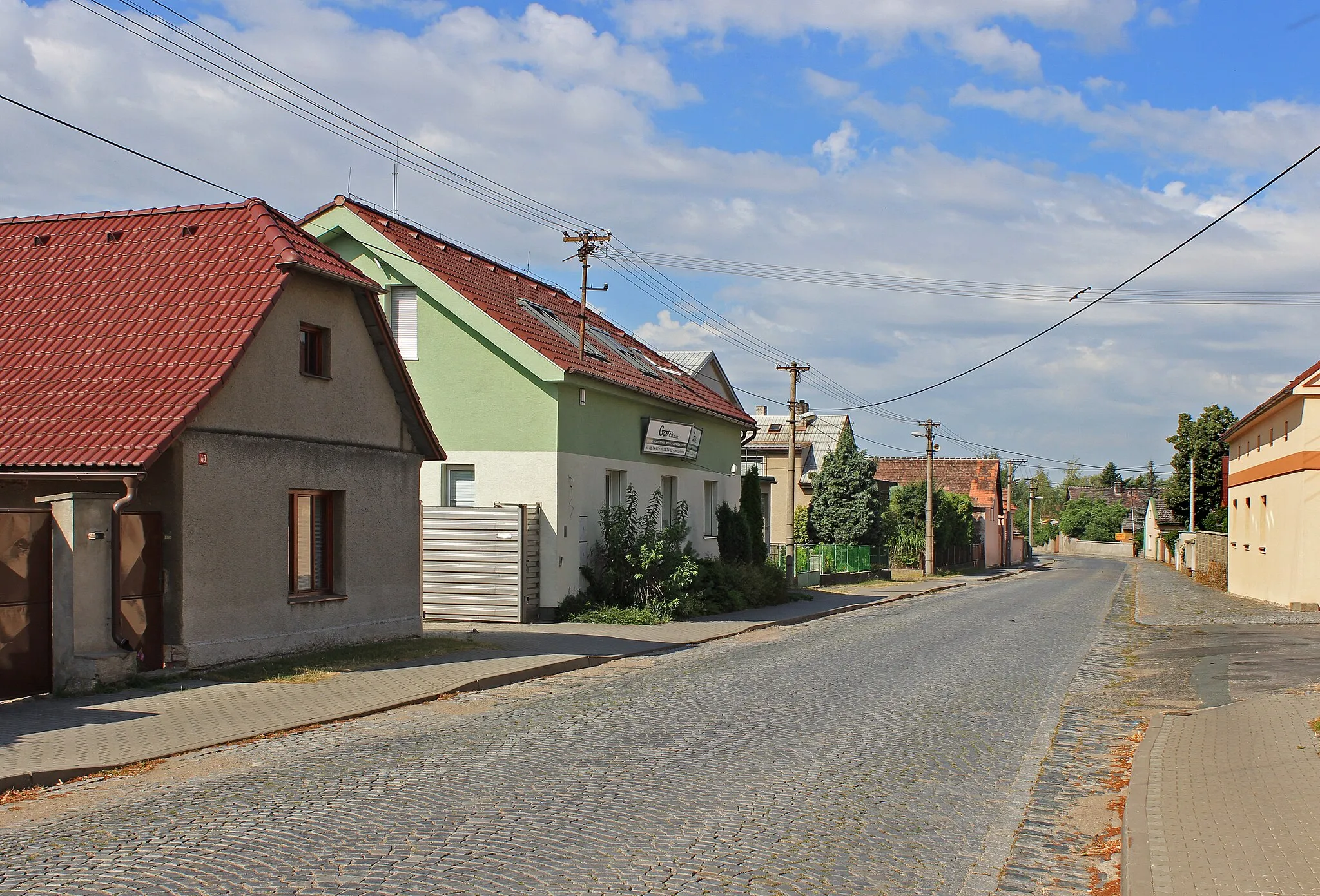 Photo showing: Kolínská street in Starý Kolín, Czech Republic.